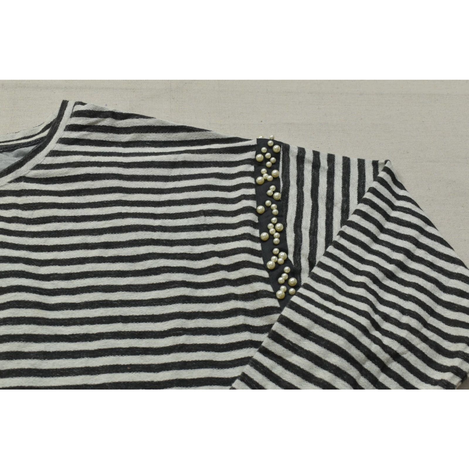Vintage Lane Bryant Women Top Striped Long Sleeve Gray White Faux Pearl Shoulder 28 Plus D Womens Size 4XL / US 24-26 - 6 Thumbnail