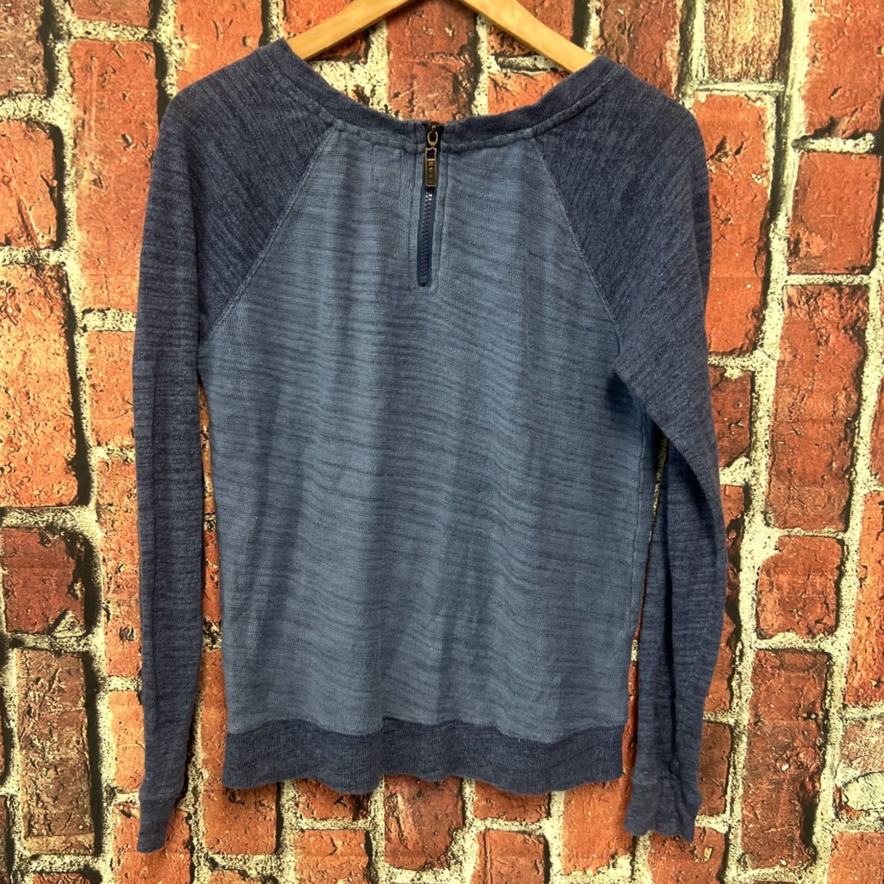 Vintage Roxy Sweatshirt Womens M Blue Pullover Long Sleeve Round Neck Activewear Cotton Blend Knits Logo Size M / US 6-8 / IT 42-44 - 3 Thumbnail