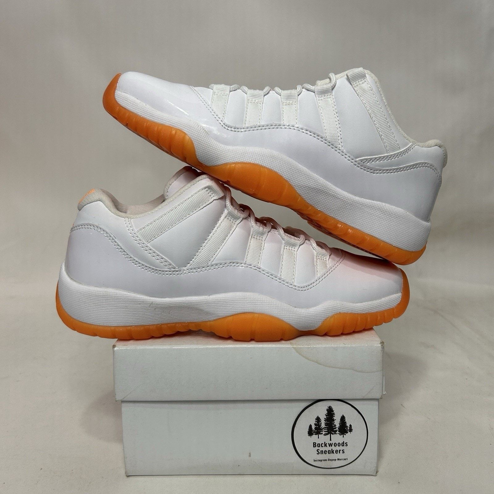 Jordan Brand Nike Air Jordan Retro 11 Low GG “White Citrus” Size US 7.5 / IT 37.5 - 1 Thumbnail
