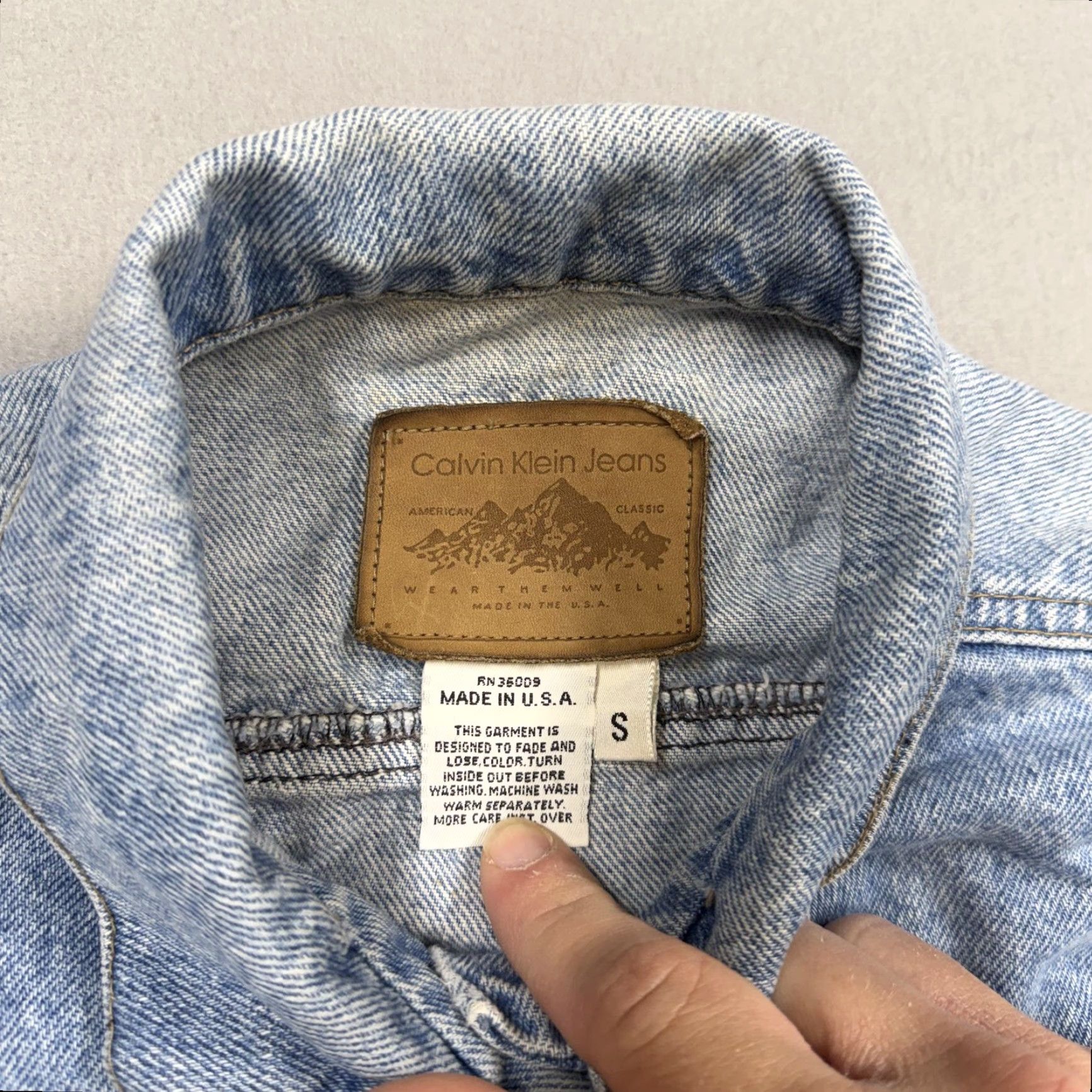 Vintage VINTAGE Calvin Klein Jeans Jacket Mens Small Blue Denim Bomber Made USA Size US 29 - 5 Thumbnail