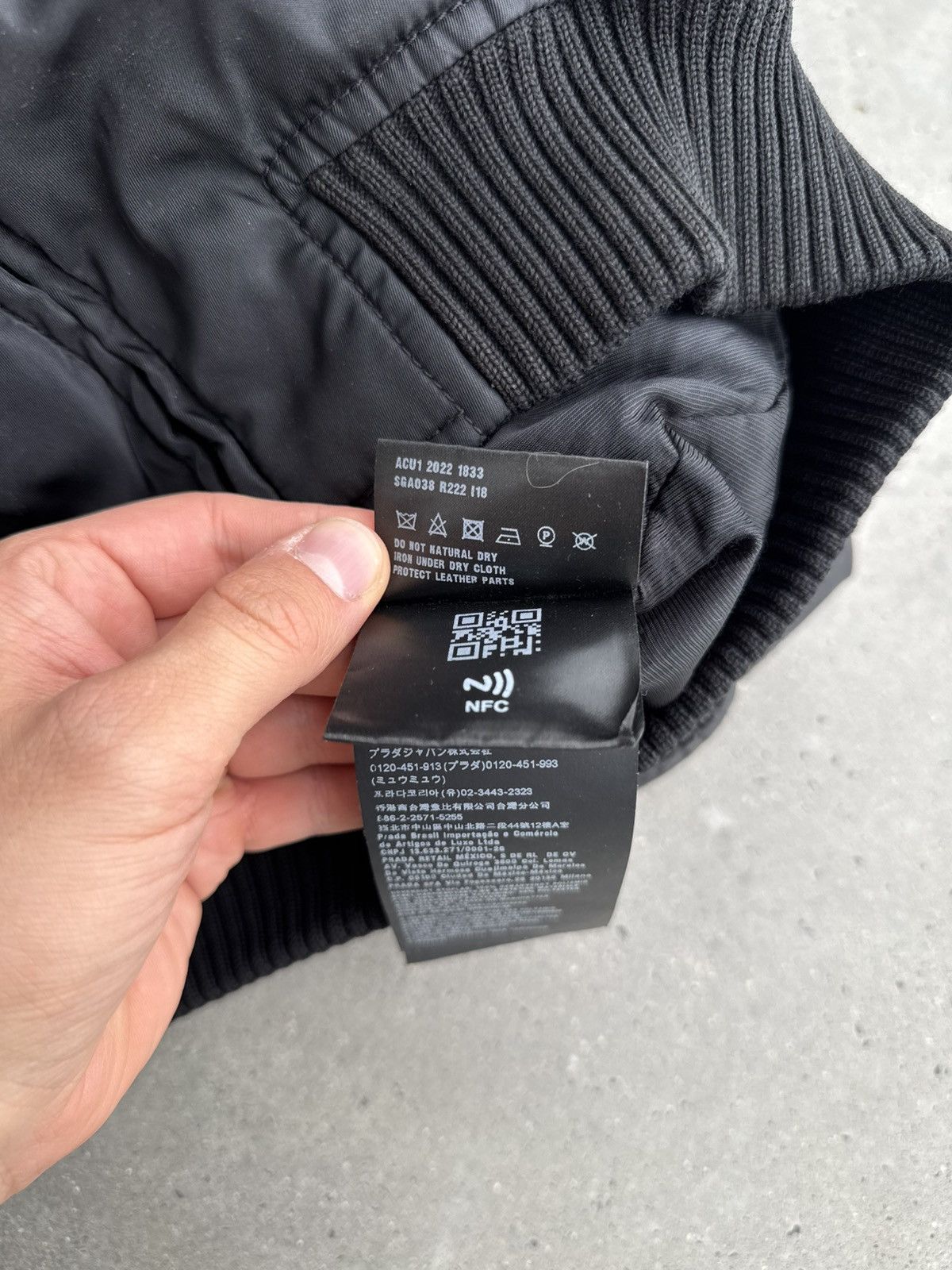 Prada Prada Re-Nylon Bomber Jacket Grail Designer Basic black rare Size US M / EU 48-50 / 2 - 7 Thumbnail