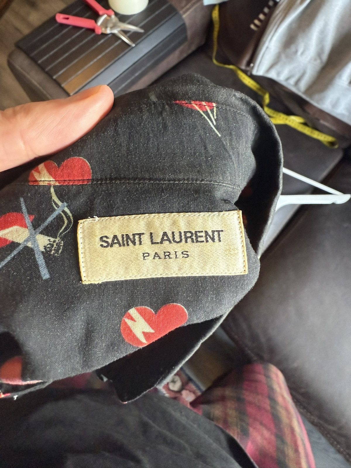 Saint Laurent Paris Black Shirt with Heart and Floral Motif Print Size US M / EU 48-50 / 2 - 6 Thumbnail