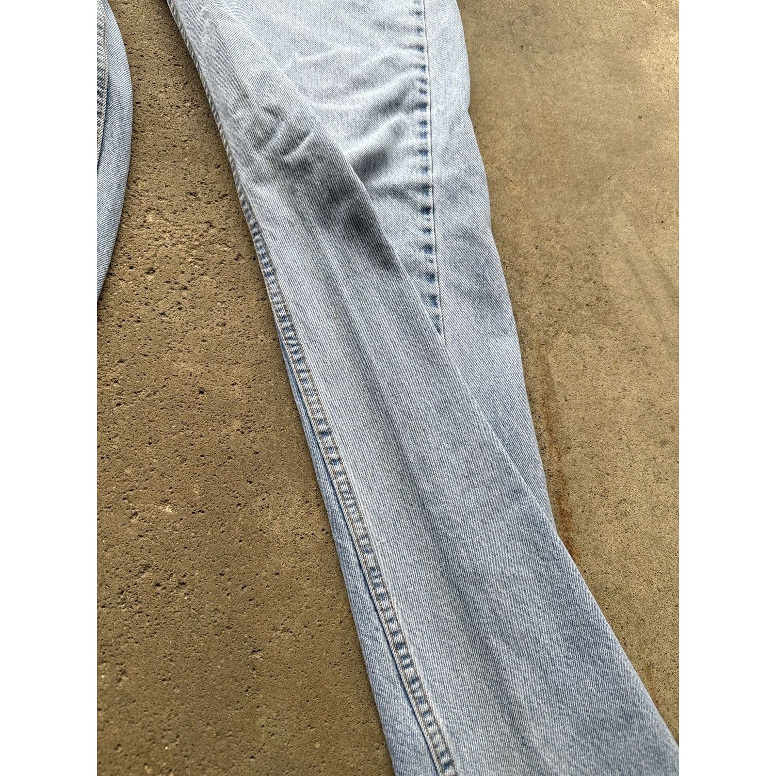 Vintage Vintage 90s Levi's 505 Light Wash Denim Jeans USA ERD Grunge Size US 36 / EU 52 - 16 Thumbnail
