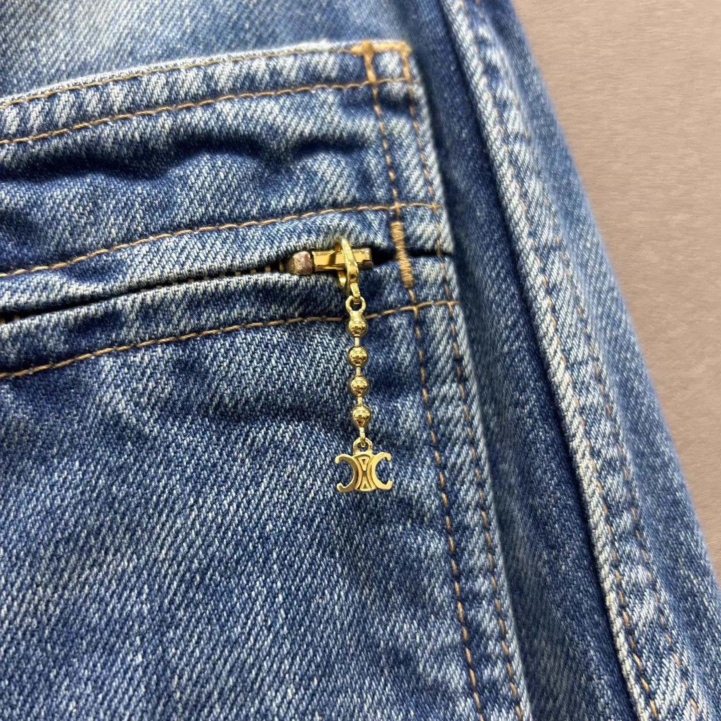Celine Celine mid-waist blue washed cotton logo chain jeans 28 Size 28" / US 6 / IT 42 - 3 Thumbnail