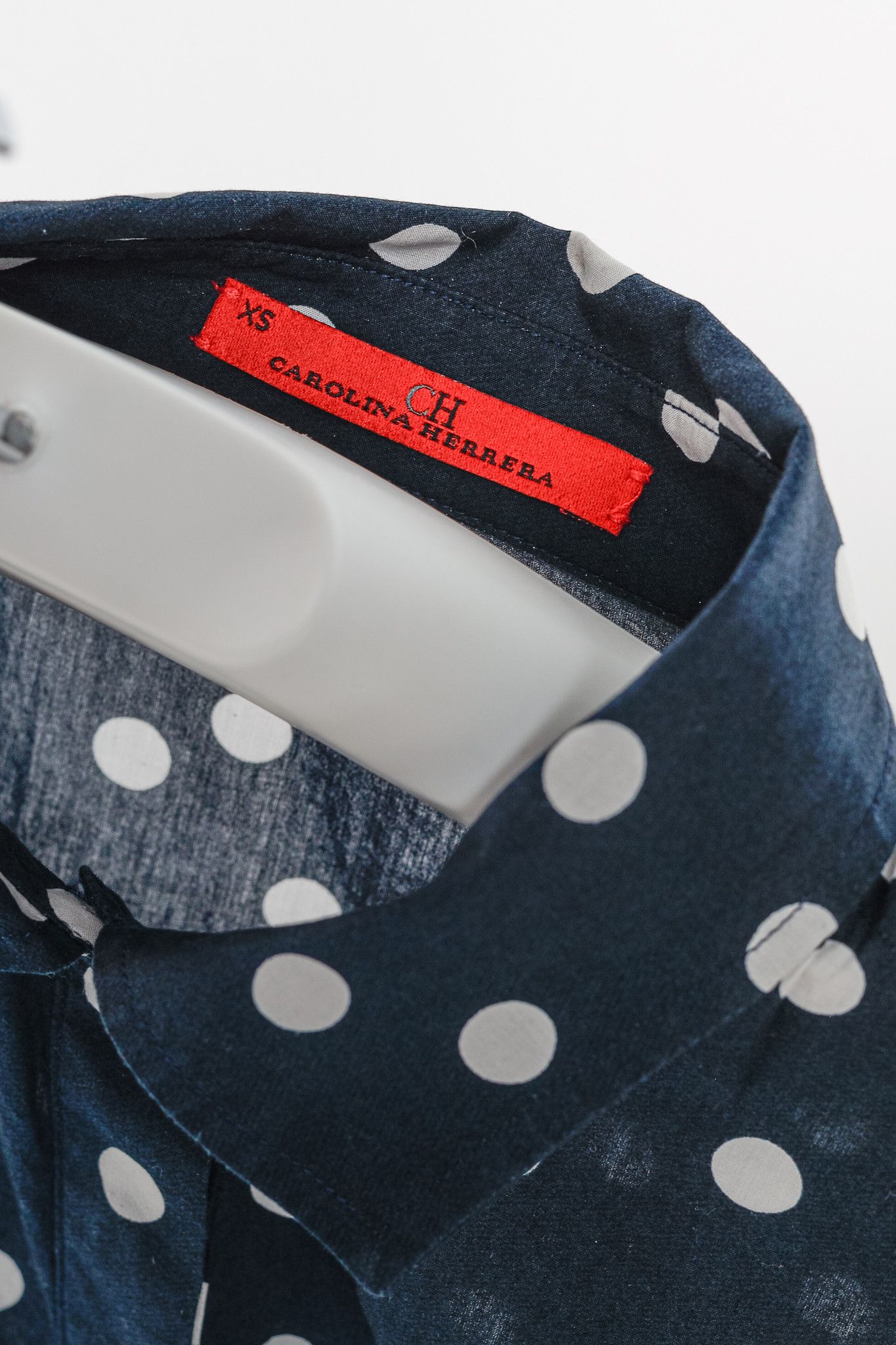 Carolina Herrera CH Carolina Herrera Polka-Dot Oversized Tie-Cuff Shirt Size XS / US 0-2 / IT 36-38 - 4 Thumbnail