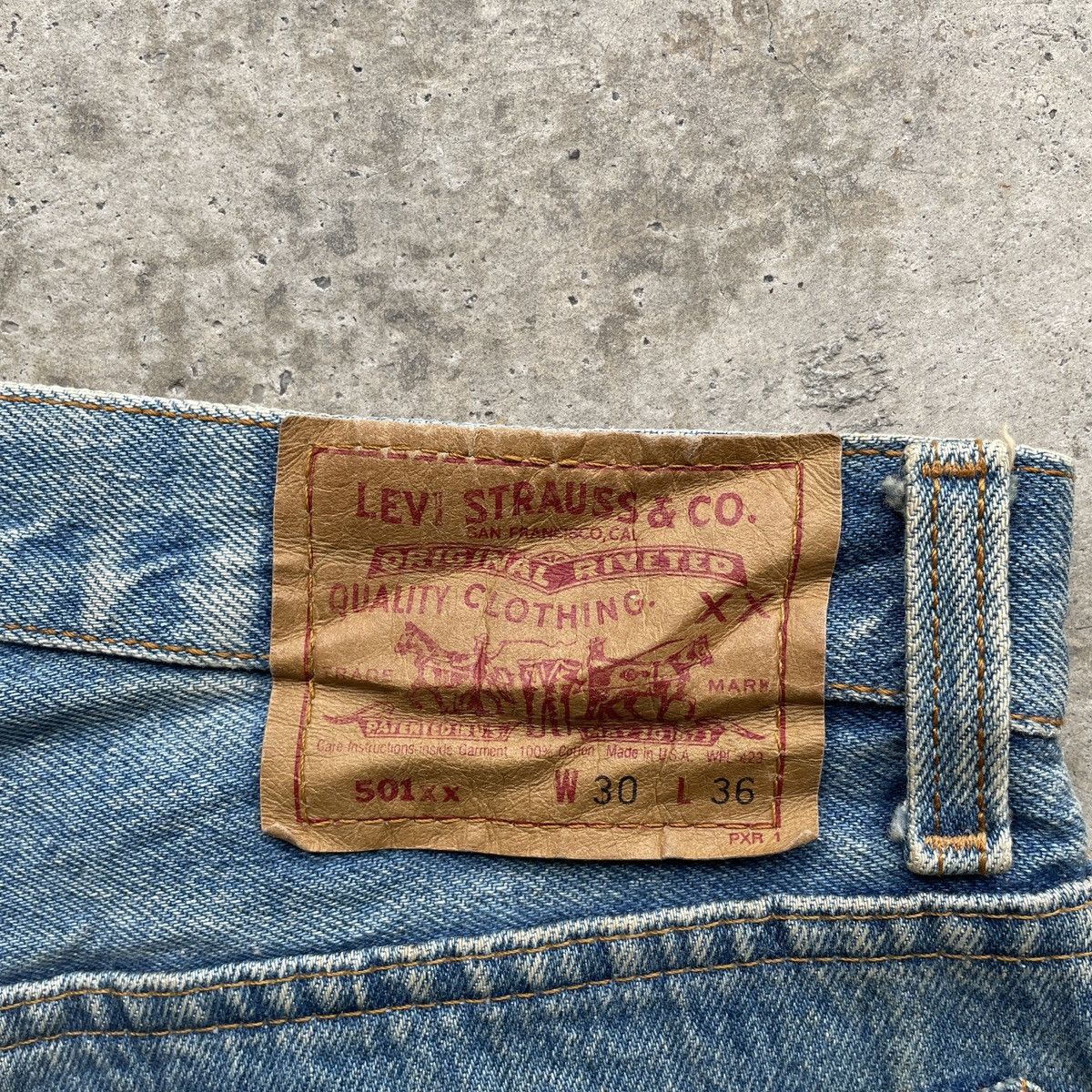 Levi's Vintage Clothing 1990s Levi’s 501 USA Jeans Release Hem Faded Pants W29 Size US 29 - 12 Thumbnail