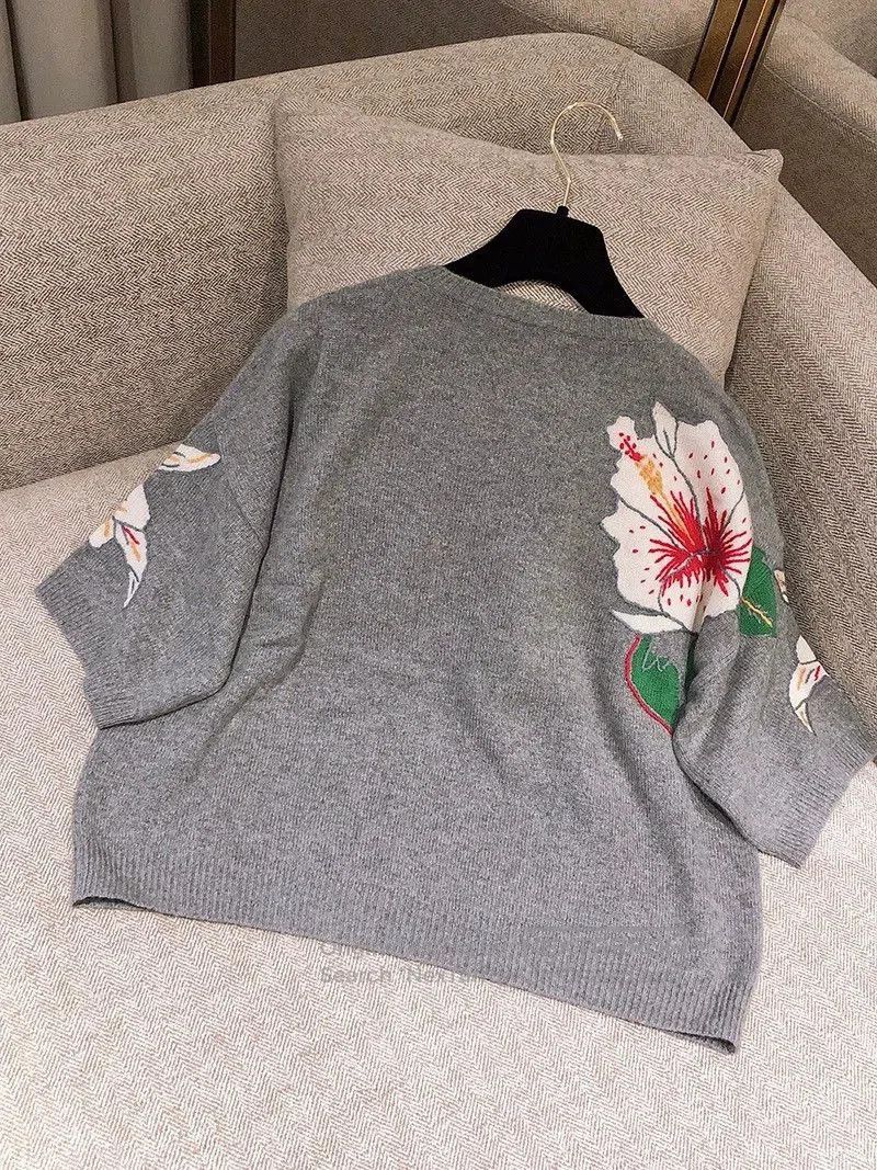 Valentino Valentino Gray Floral Embroidered Cashmere Sweater. Size US XS / EU 42 / 0 - 4 Thumbnail