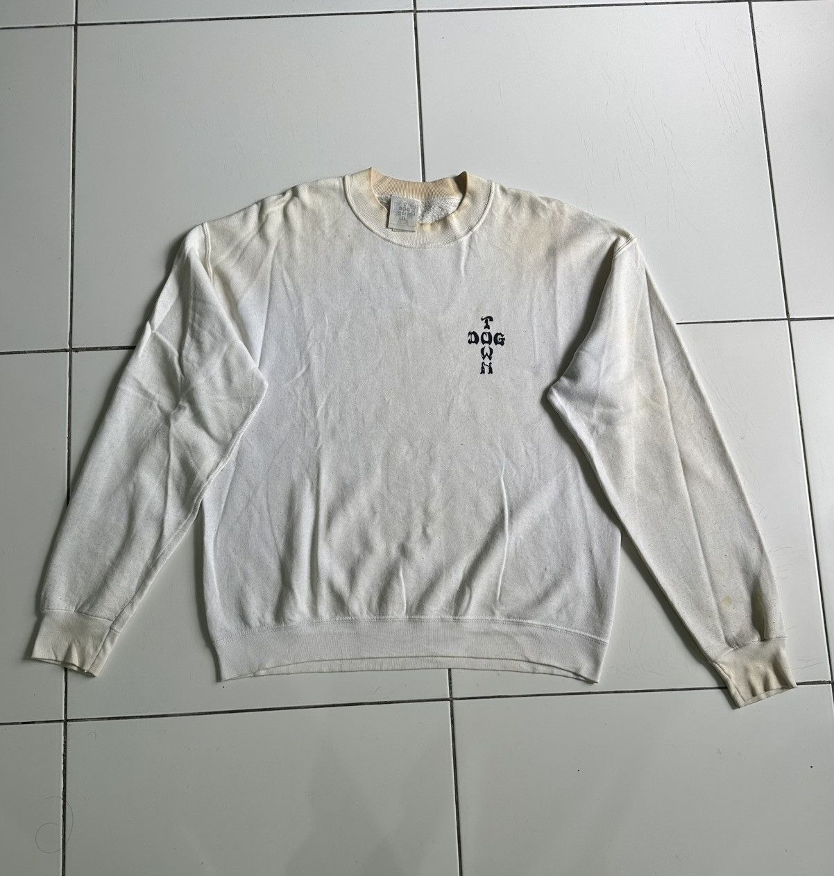 Fruit Of The Loom Vintage 90s Dog Town Skull stain White Crewneck Size US L / EU 52-54 / 3 - 2 Thumbnail