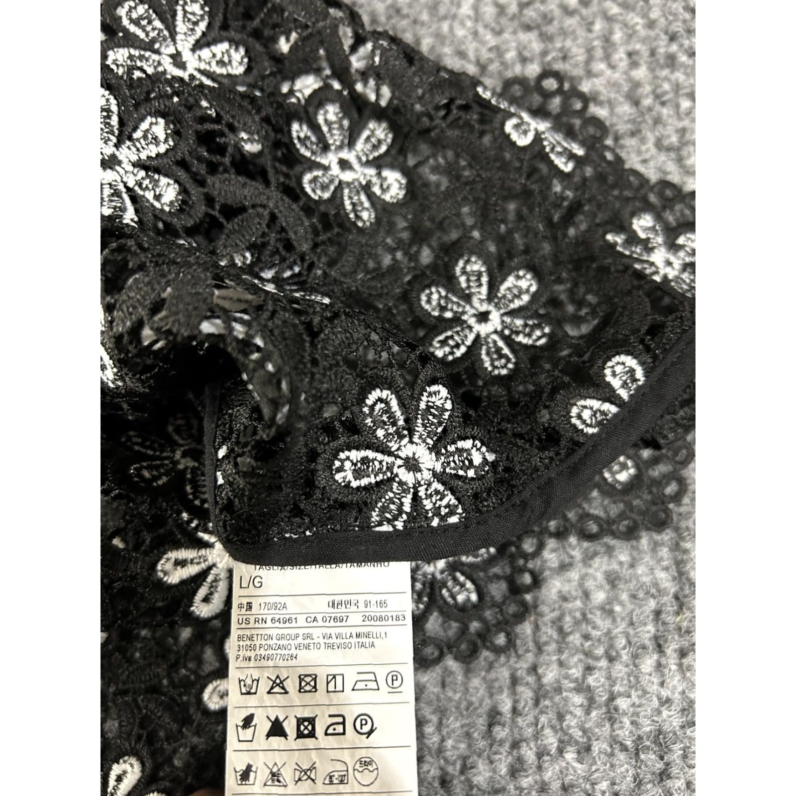 United Colors Of Benetton United Colors Of Benetton Shirt Womens Large Black Lace Floral Short Sleeve Top Size L / US 10 / IT 46 - 5 Thumbnail