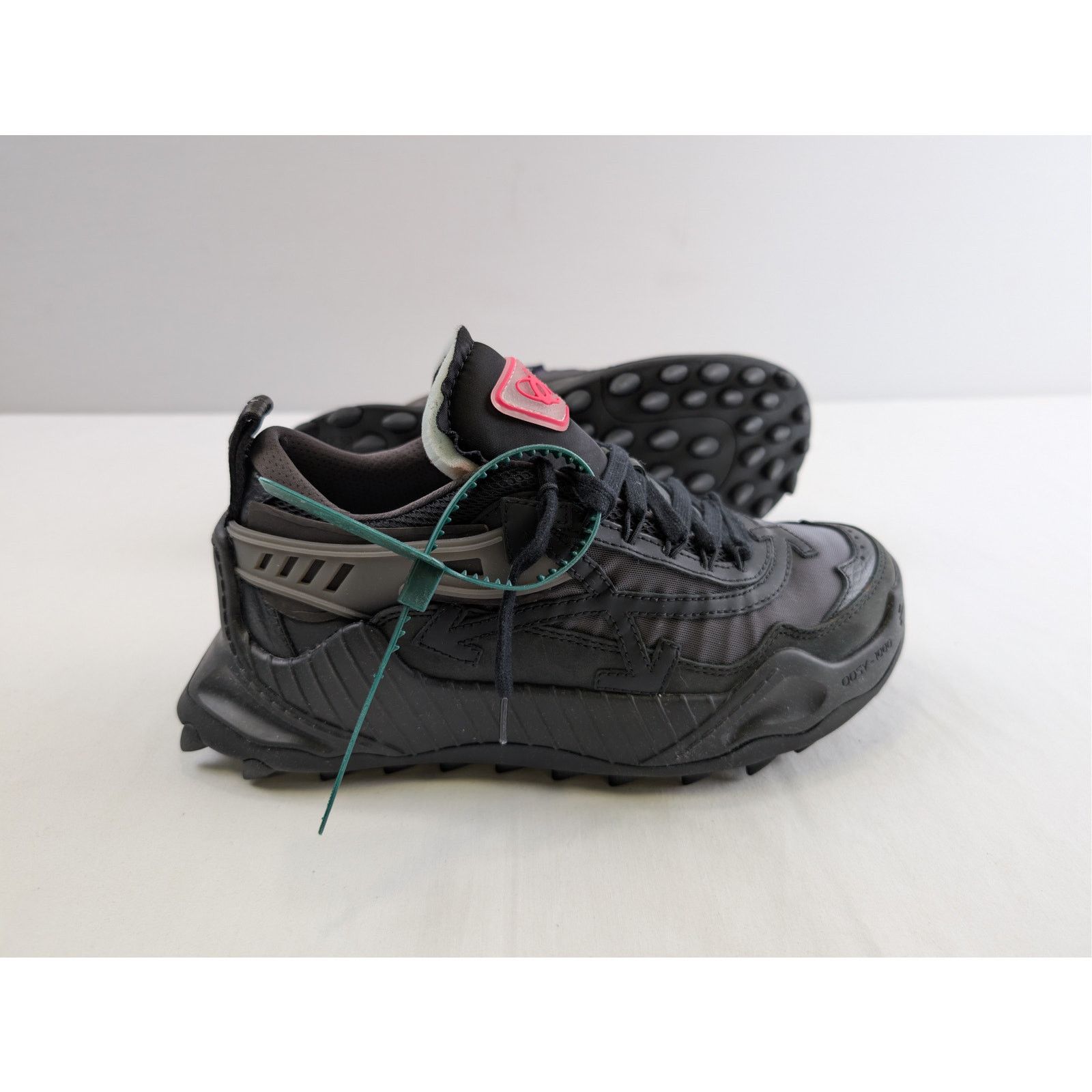 Off-White o1rshd1 Odsy-1000 sneakers in black Size US 6 / EU 39 - 14 Thumbnail