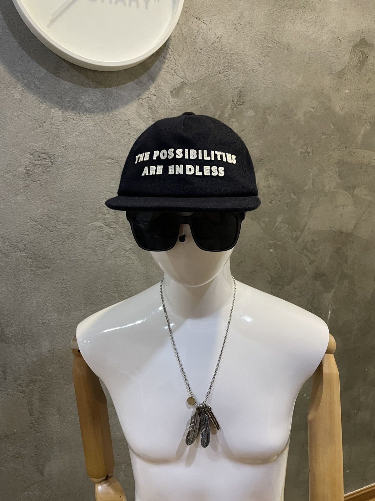 Pharrell × Uniqlo I Am Other x Uniqlo “The Possibilities Are Endless” Hat Size ONE SIZE - 2 Thumbnail