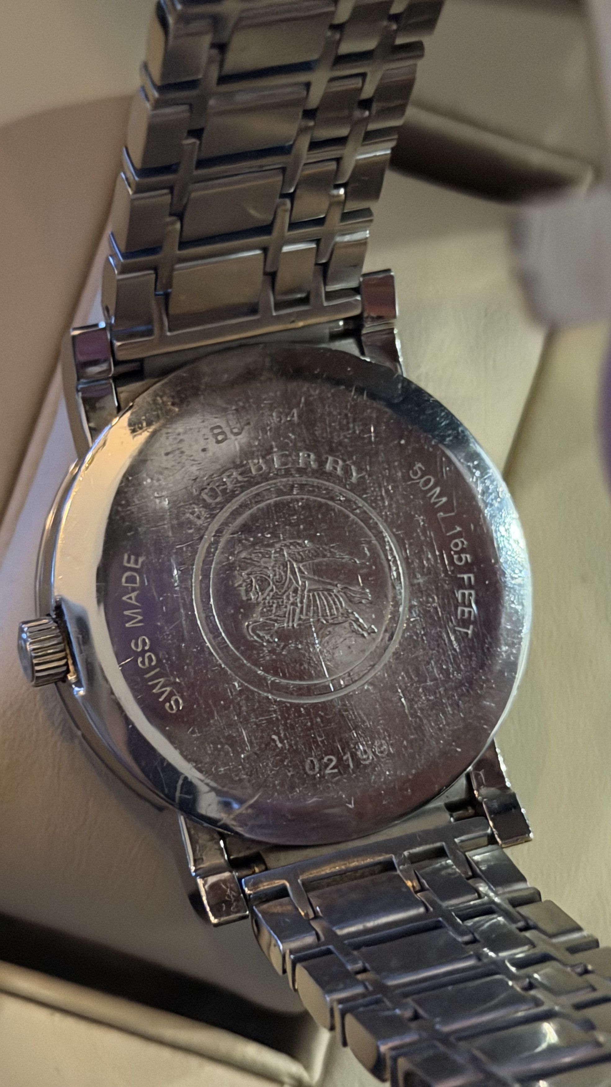 Burberry BURBERRY SILVER HERITAGE STAINLESS STEEL BLACK DIAL WATCH Size 38 - 6 Thumbnail