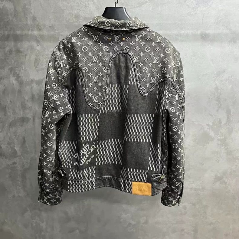 Louis Vuitton Louis Vuitton Black presbyopic full print patchwork casual Size US M / EU 48-50 / 2 - 2 Thumbnail