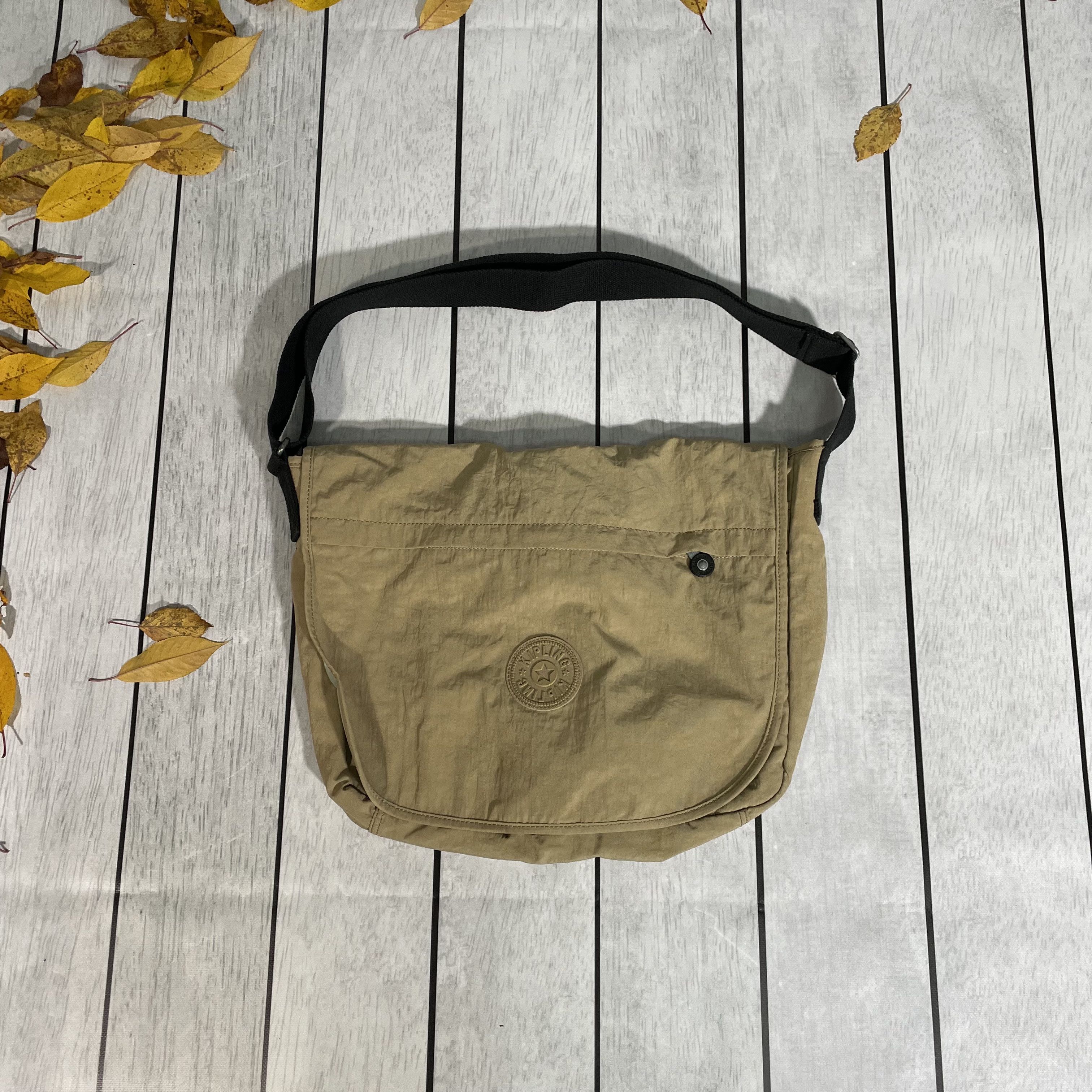 Vintage Vintage Kipling Nylon Messenger Bag, Y2K Crossbody Utility Size ONE SIZE - 1 Thumbnail