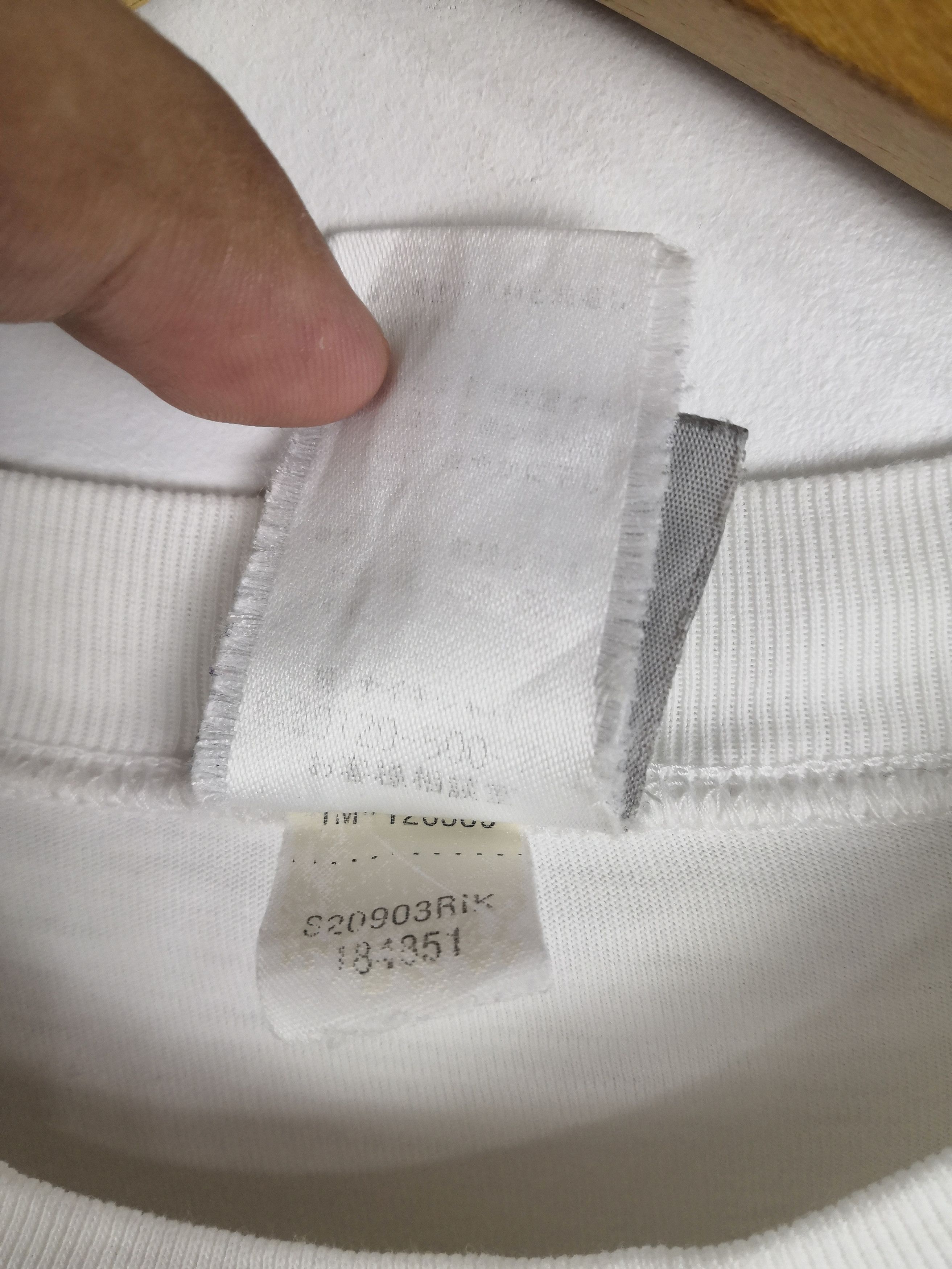 Nike Vintage 90s Nike T-Shirt Embroidery Logo Nike Tee Size US M / EU 48-50 / 2 - 6 Thumbnail