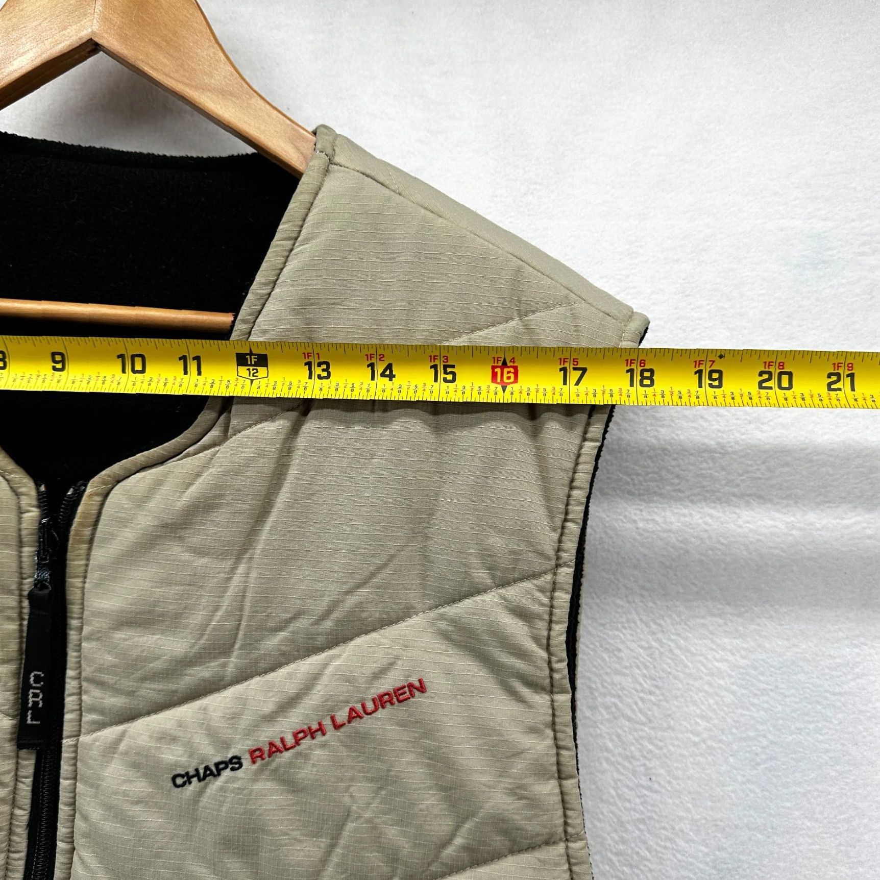 Ralph Lauren VINTAGE Chaps Ralph Lauren Puffer Vest Reversible Tan Black Mid-Length Zip Vest Mens Large L Brown Polyester Size US L / EU 52-54 / 3 - 5 Thumbnail