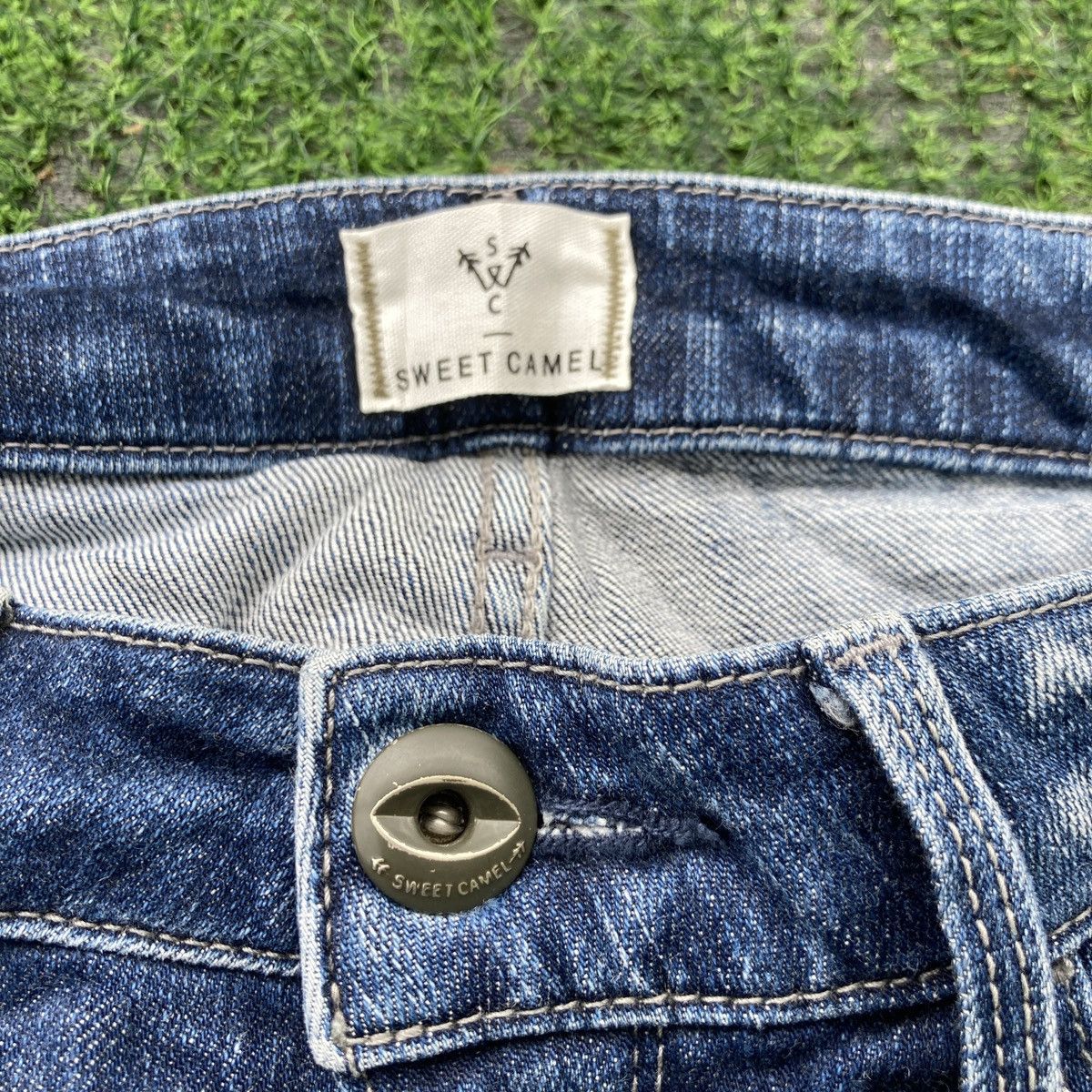 Beauty Beast SWEET CAMEL FLARED BOOTCUT JEANS Size 29" - 7 Thumbnail