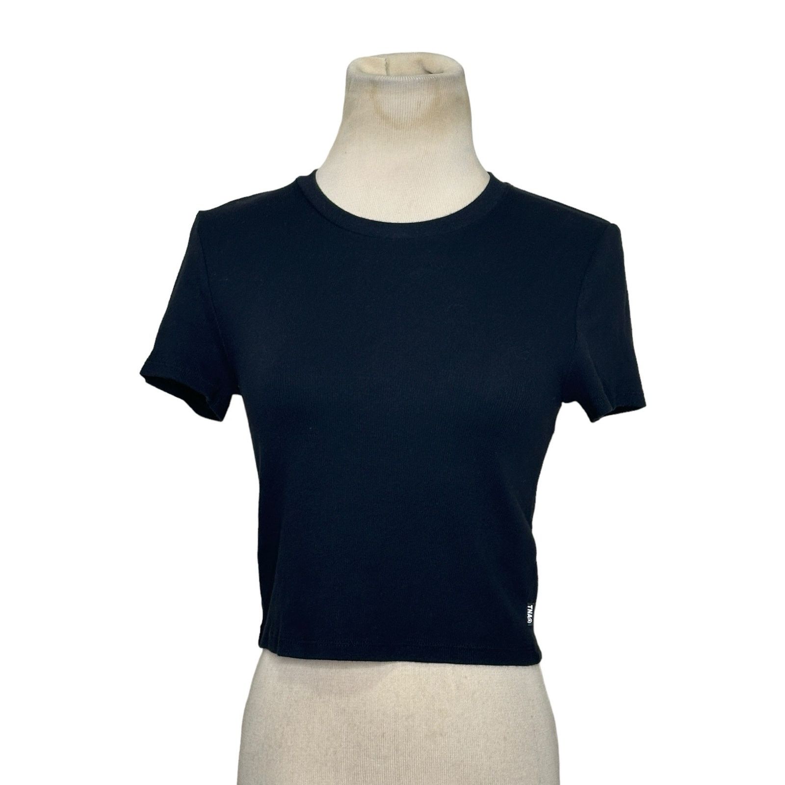 TNA TNA black short sleeves crop fitted T shirt size Medium Size M / US 6-8 / IT 42-44 - 1 Thumbnail