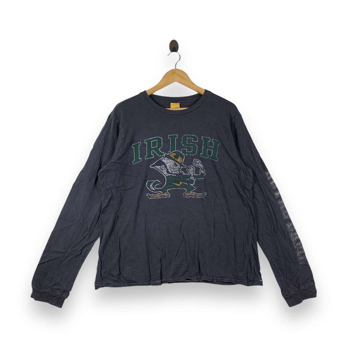 Vintage Vintage NOTRE DAME FIGHTING IRISH Distress Design Tee Size L / US 10 / IT 46 - 1 Thumbnail