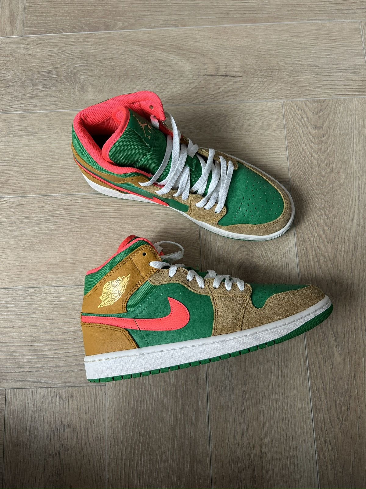Nike Air Jordan 1 Mid SE "Wheat Watermelon" Size US 9 / EU 42 - 2 Thumbnail