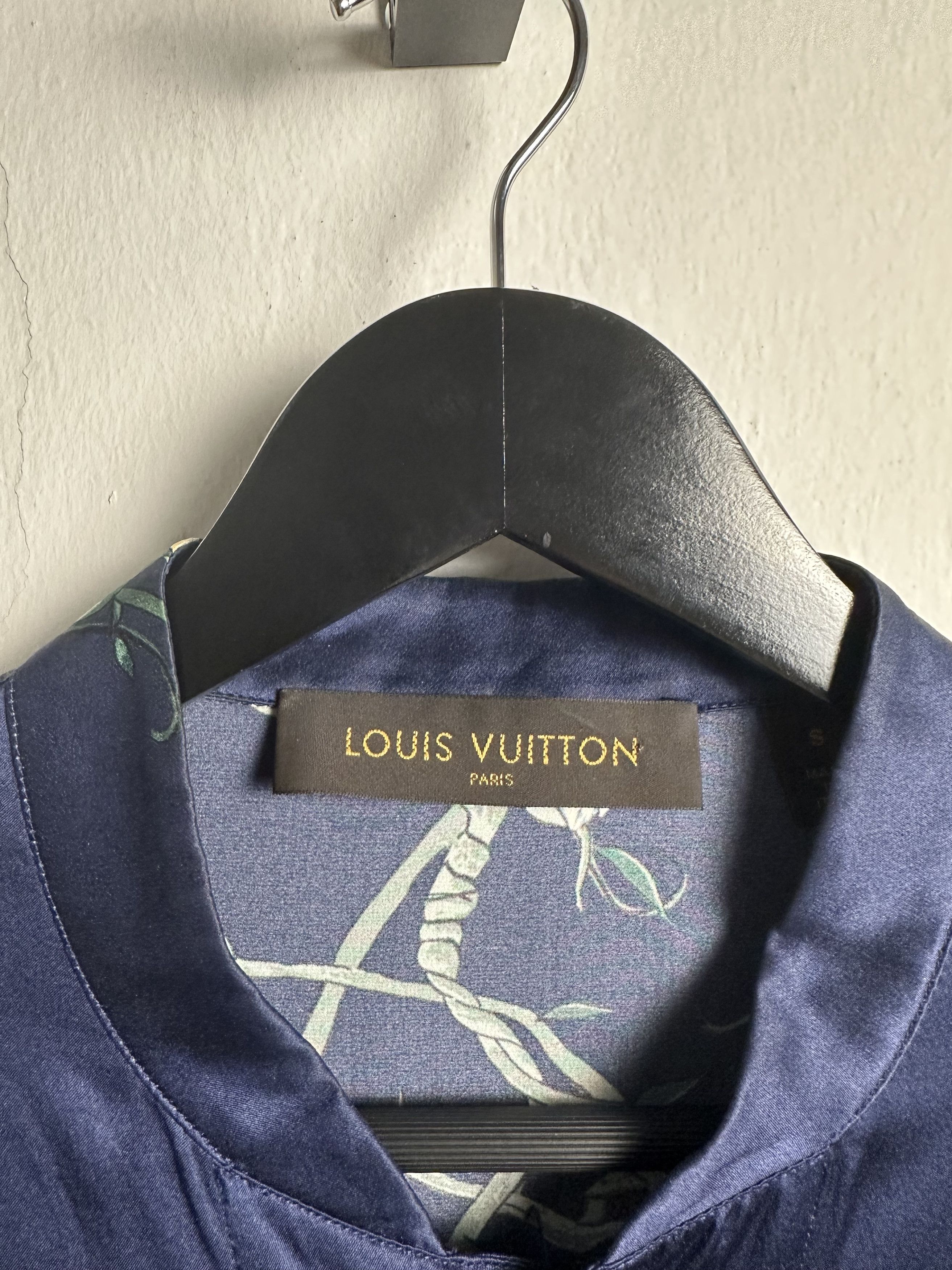 Louis Vuitton Louis Vuitton SS16 Panther Silk Pyjama Shirt Size US S / EU 44-46 / 1 - 7 Thumbnail