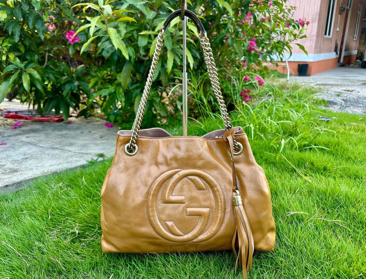 Gucci Authentic Gucci Soho Patent Leather Chain Tote Bag Size ONE SIZE - 1 Thumbnail