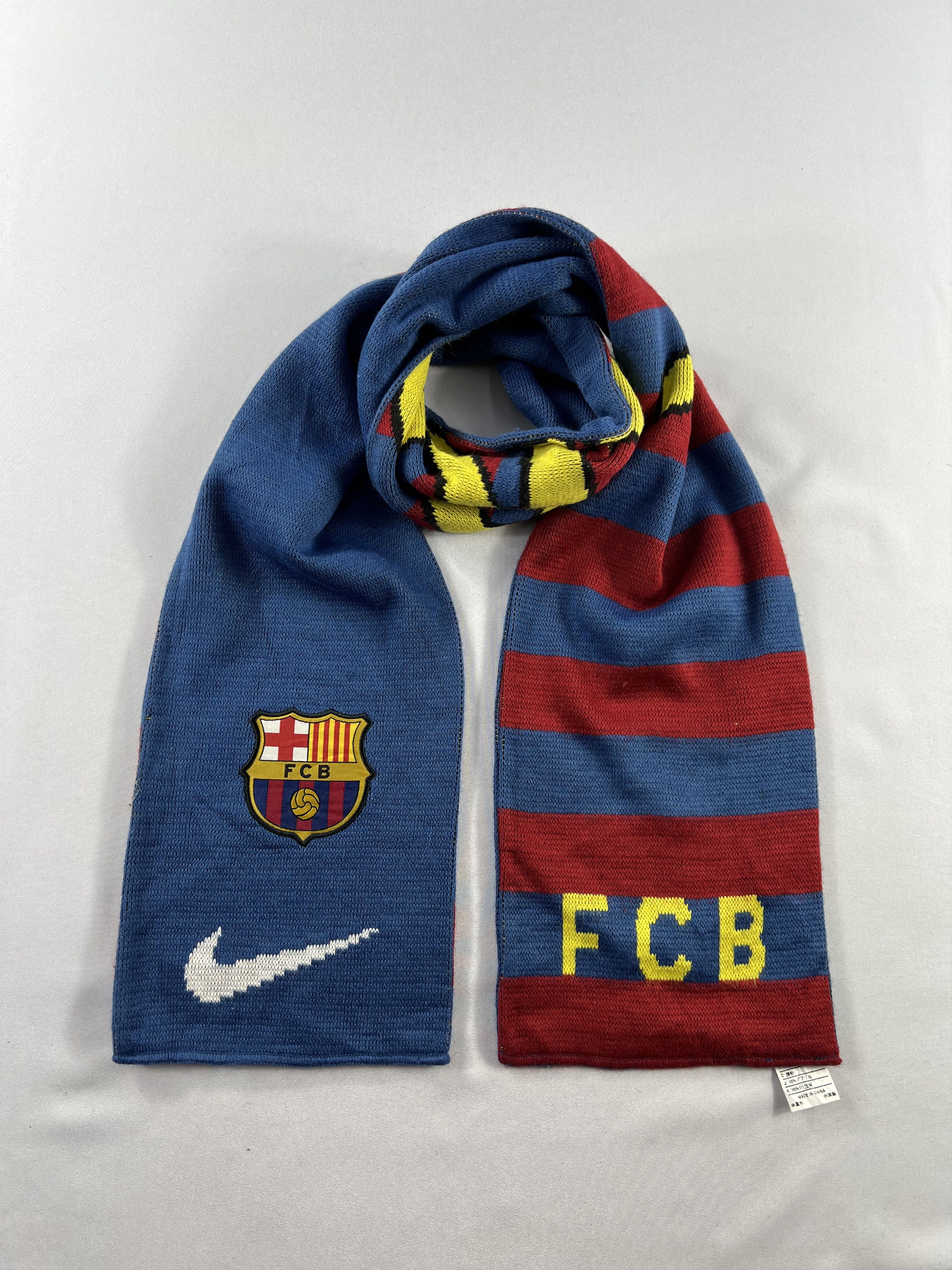 Vintage F. C. Barcelona Scarf / Muffler / Neckwear P1002 Size ONE SIZE - 1 Thumbnail