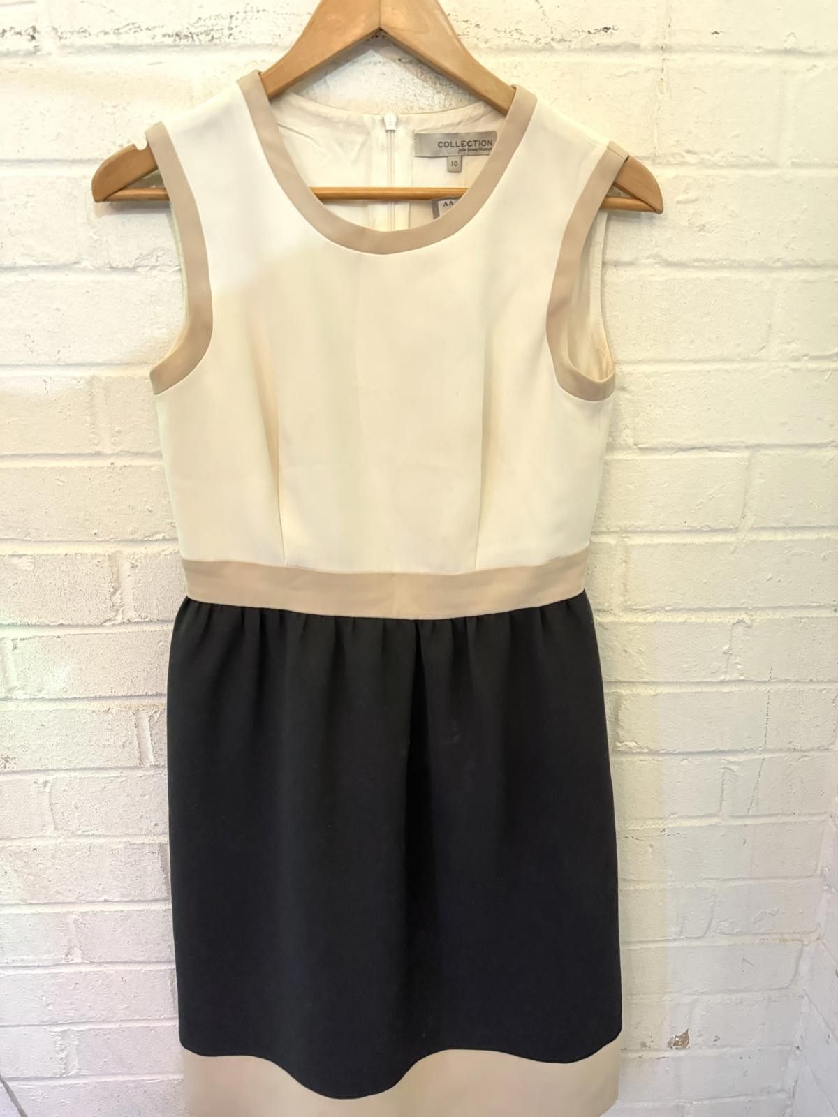 Armani Collezioni Sleeveless Colour Block Dress in Cream, Black and Beige Size M / US 6-8 / IT 42-44 - 1 Thumbnail
