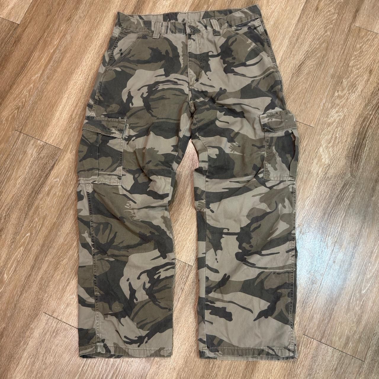 Wrangler Baggy Camo Cargo Pants Size US 30 / EU 46 - 1 Thumbnail