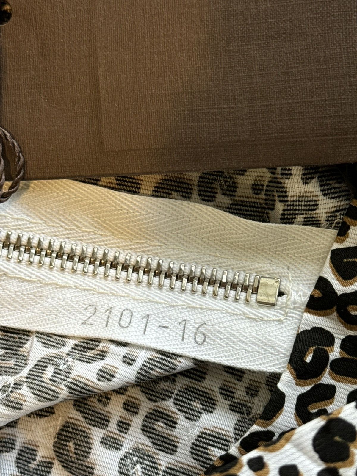 Louis Vuitton Louis Vuitton Leopard Punk Skirt Size 28" / US 6 / IT 42 - 11 Thumbnail