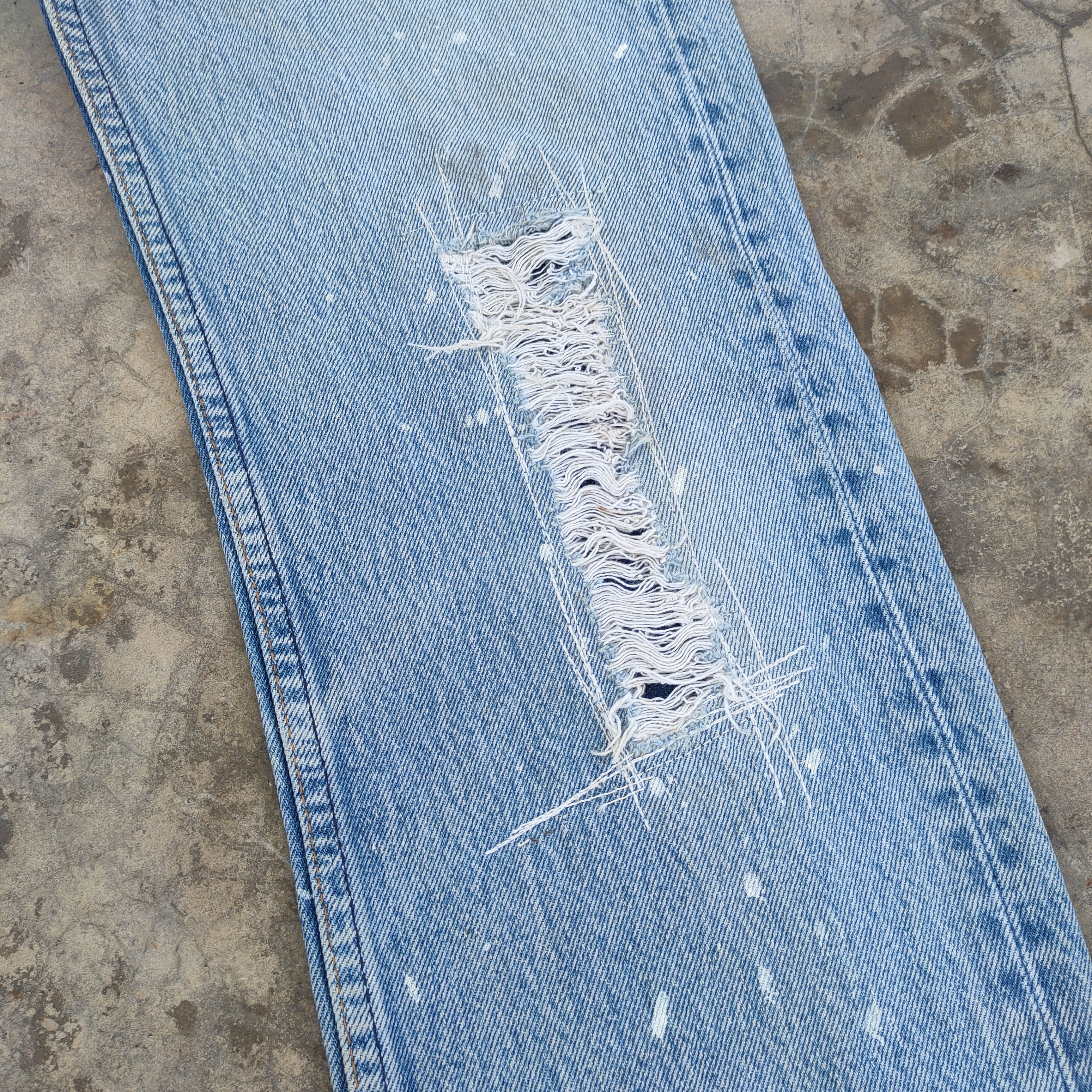VINTAGE LEVI'S 501 92s USA FADED RIPPED JEANS DENIM PANTS