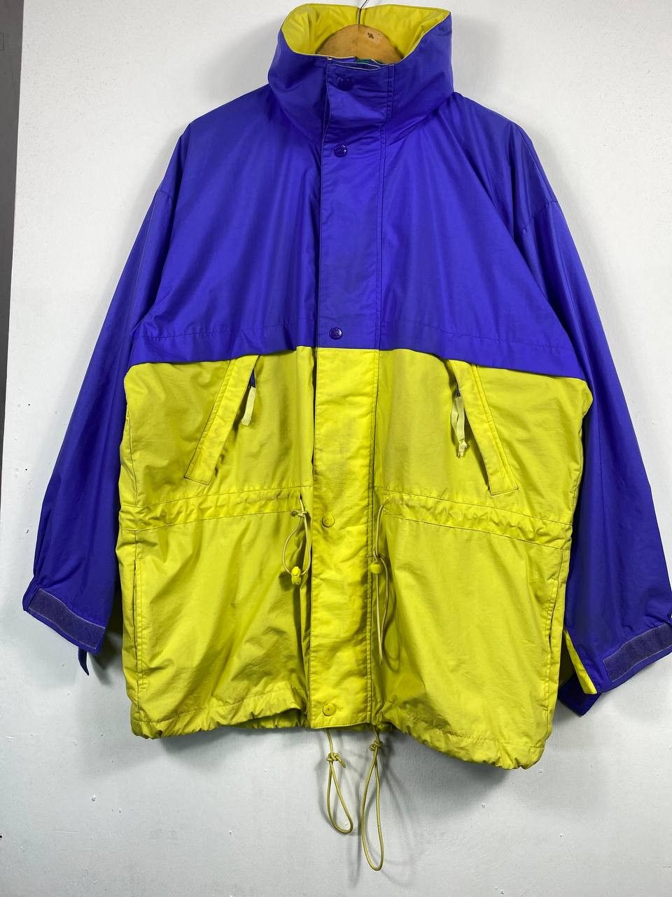 Japanese Brand vintage holiday out wheater gear waterproof jacket Size US L / EU 52-54 / 3 - 1 Thumbnail