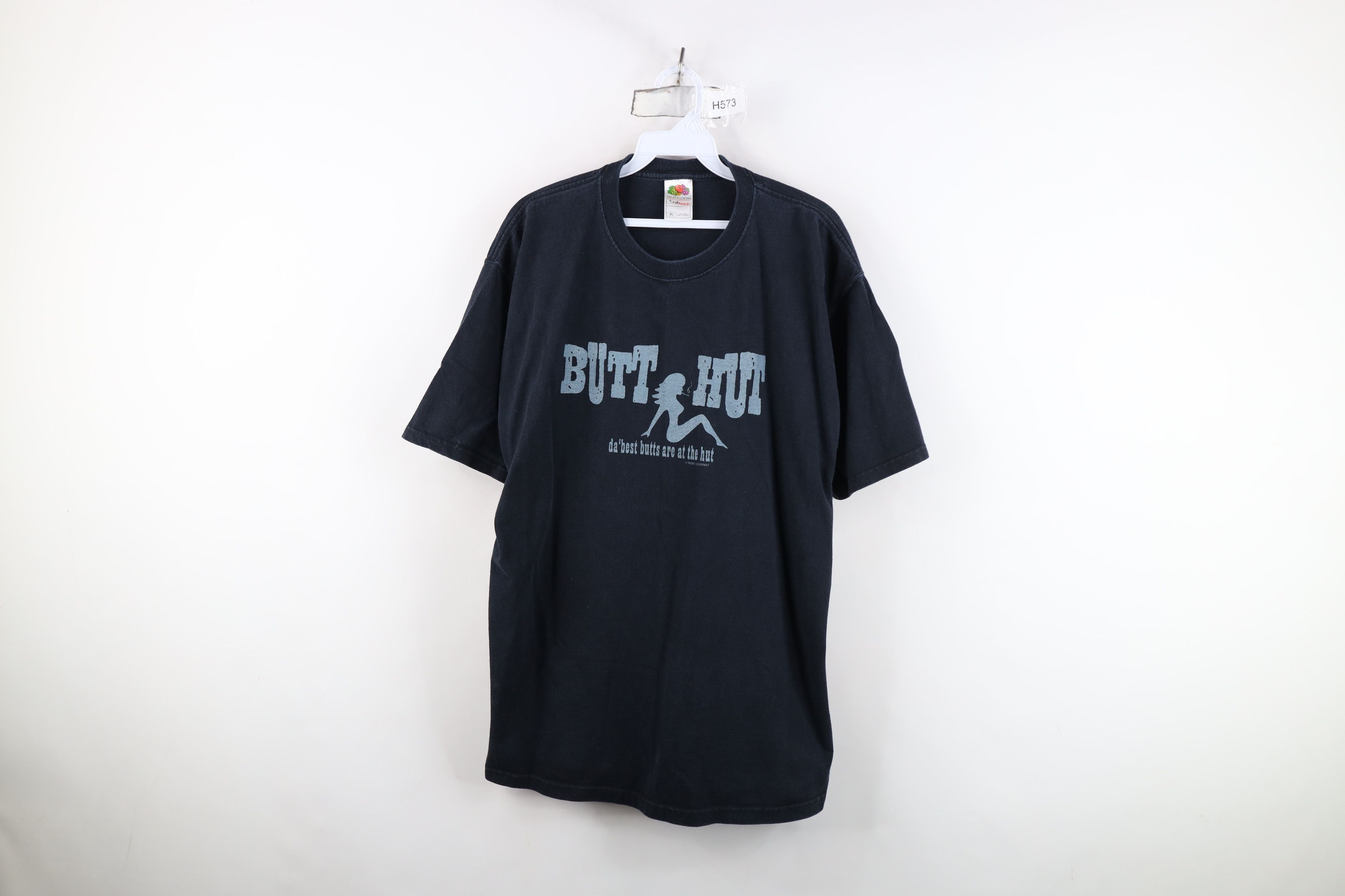Vintage Vintage Streetwear Spell Butt Hut Pinup Girl T-Shirt Black Size US XL / EU 56 / 4 - 1 Thumbnail