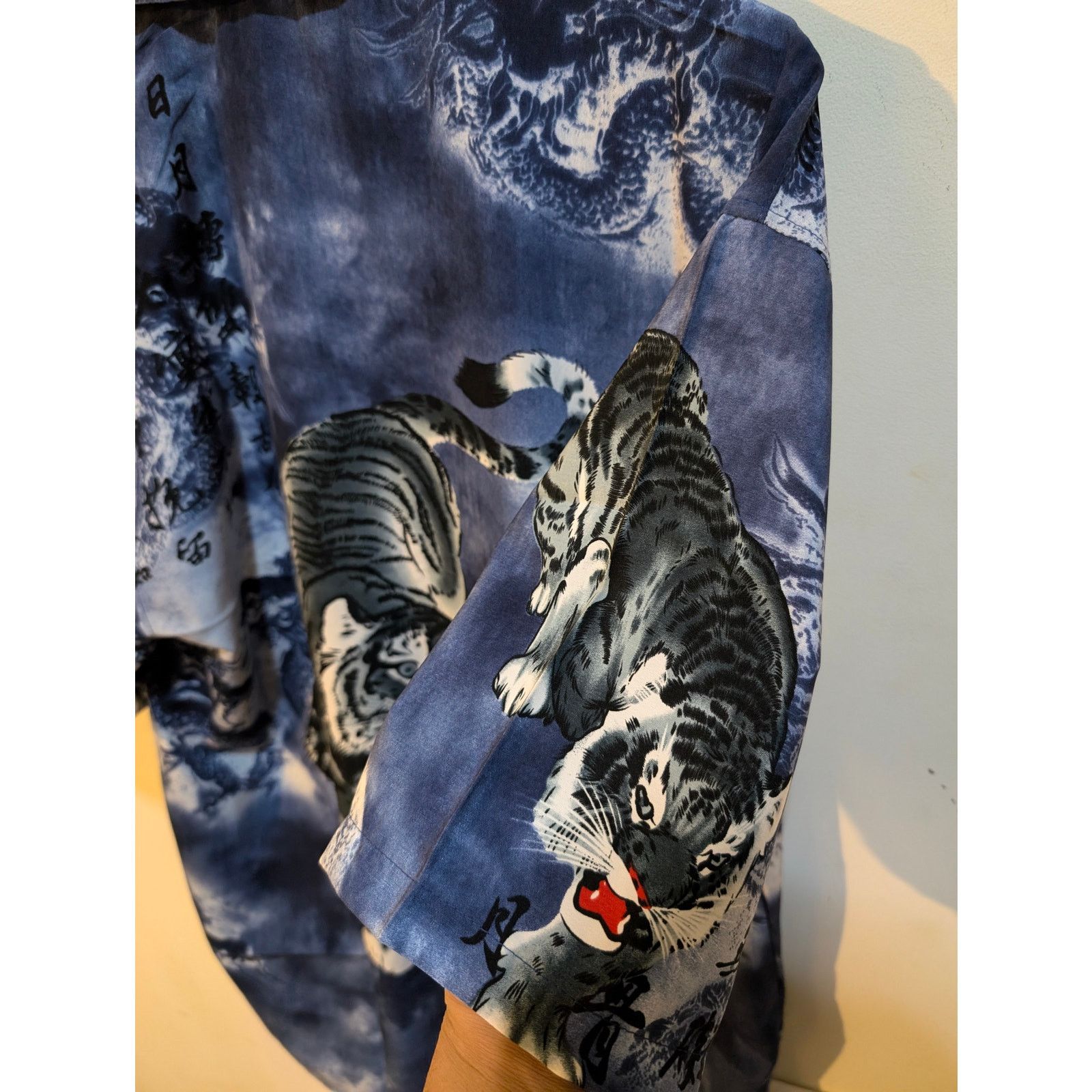 Ed Hardy Vintage Sullivan MADE IN KOREA Tiger Snow Leopard Y2K 2000s Size US L / EU 52-54 / 3 - 6 Thumbnail