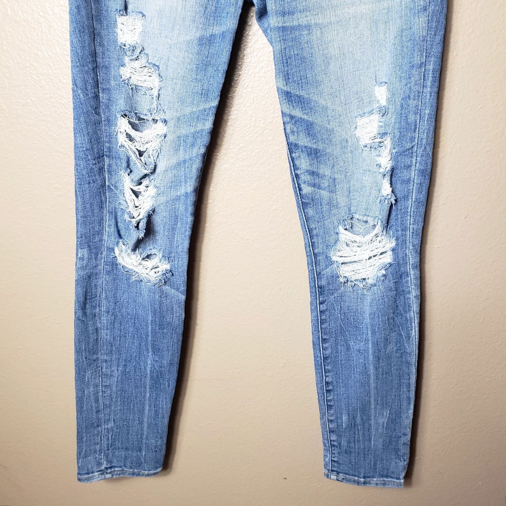 Abercrombie & Fitch Abercrombie & Fitch Simone High Rise Super Skinny Jeans-Size 27/4 Short Women Denim Blue Distressed Zip Fly Vintage NoPattern Size 27" / US 4 / IT 40 - 6 Thumbnail