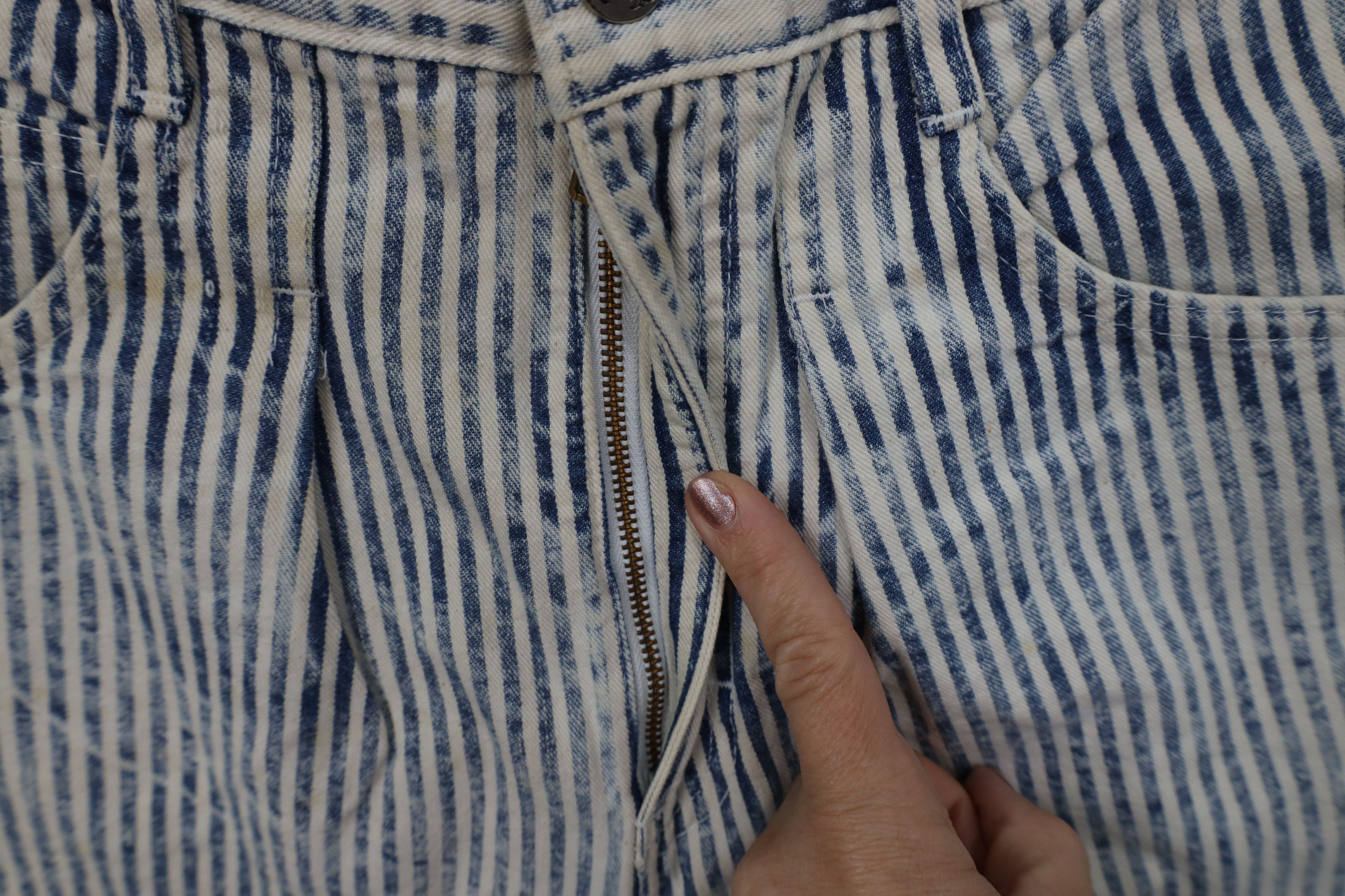 Vintage Vintage 90s Streetwear Hickory Striped Tapered Leg Jeans Size 26" / US 2 / IT 38 - 7 Thumbnail