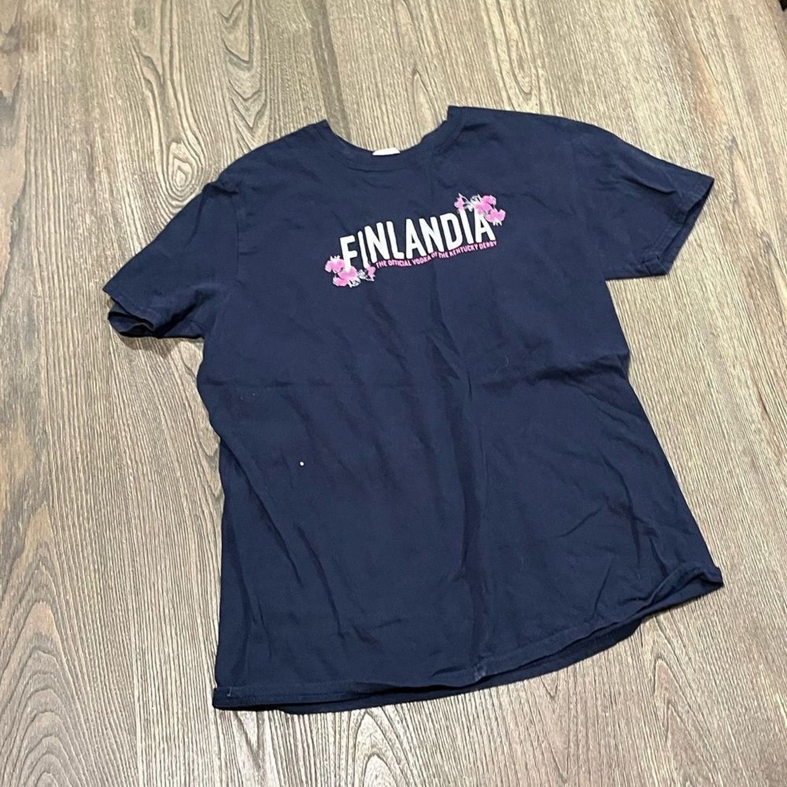Gildan Finlandia Vodka Brand Derby Tee Shirt Gildan Short Sleeves M Size M / US 6-8 / IT 42-44 - 1 Thumbnail