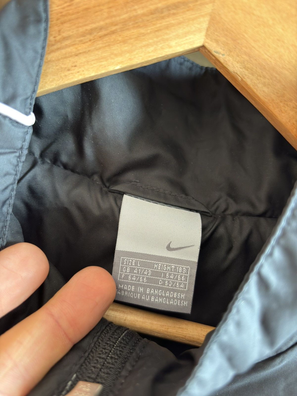 Nike Vintage Nike Nylon Y2K Track Light Jacket Drip Drill 90s Rap Size US L / EU 52-54 / 3 - 3 Thumbnail