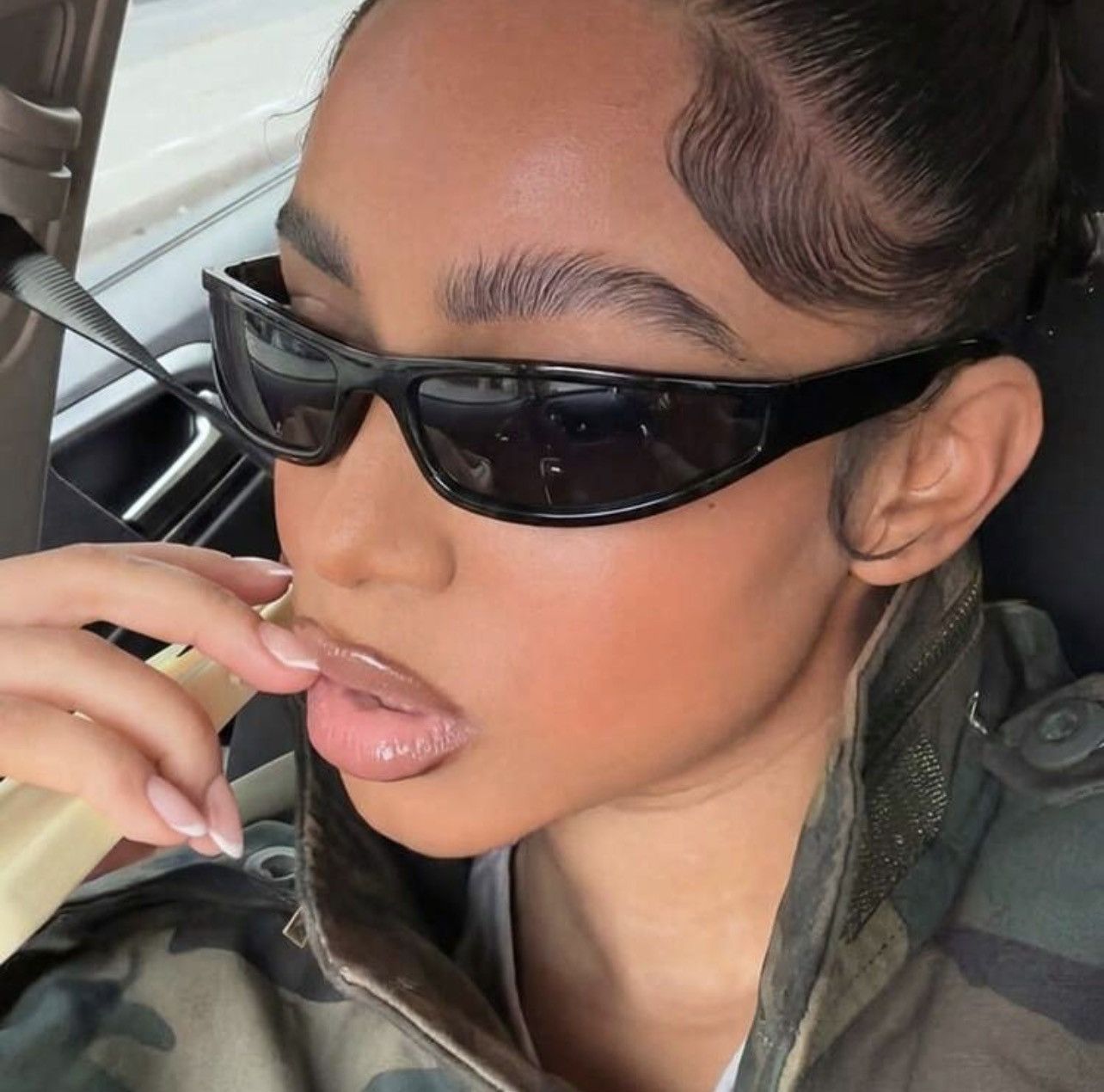 Other Y2K Wraparound Sunglasses Women Small Frame Futuristic Black Size ONE SIZE - 6 Thumbnail