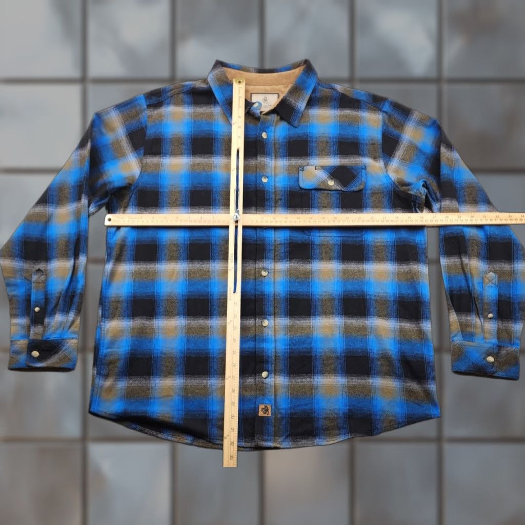 Vintage Legendary Whitetails Shirt Mens XL Blue Plaid Flannel Button-Down Shirt Size US XL / EU 56 / 4 - 1 Thumbnail