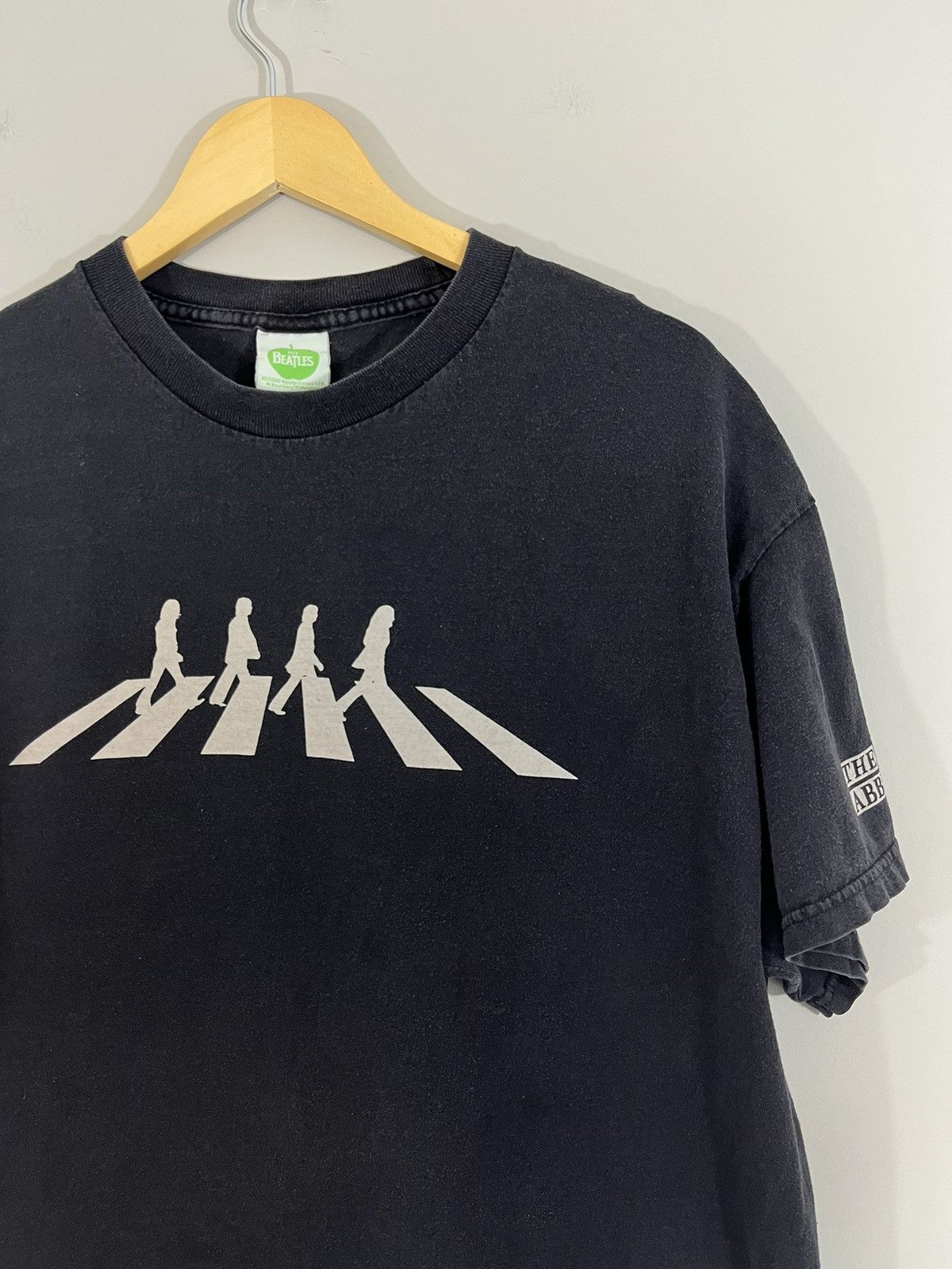 Band Tees The Beatles Sun Faded 2005 Abbey Road Album Band Tee Size US XL / EU 56 / 4 - 2 Thumbnail