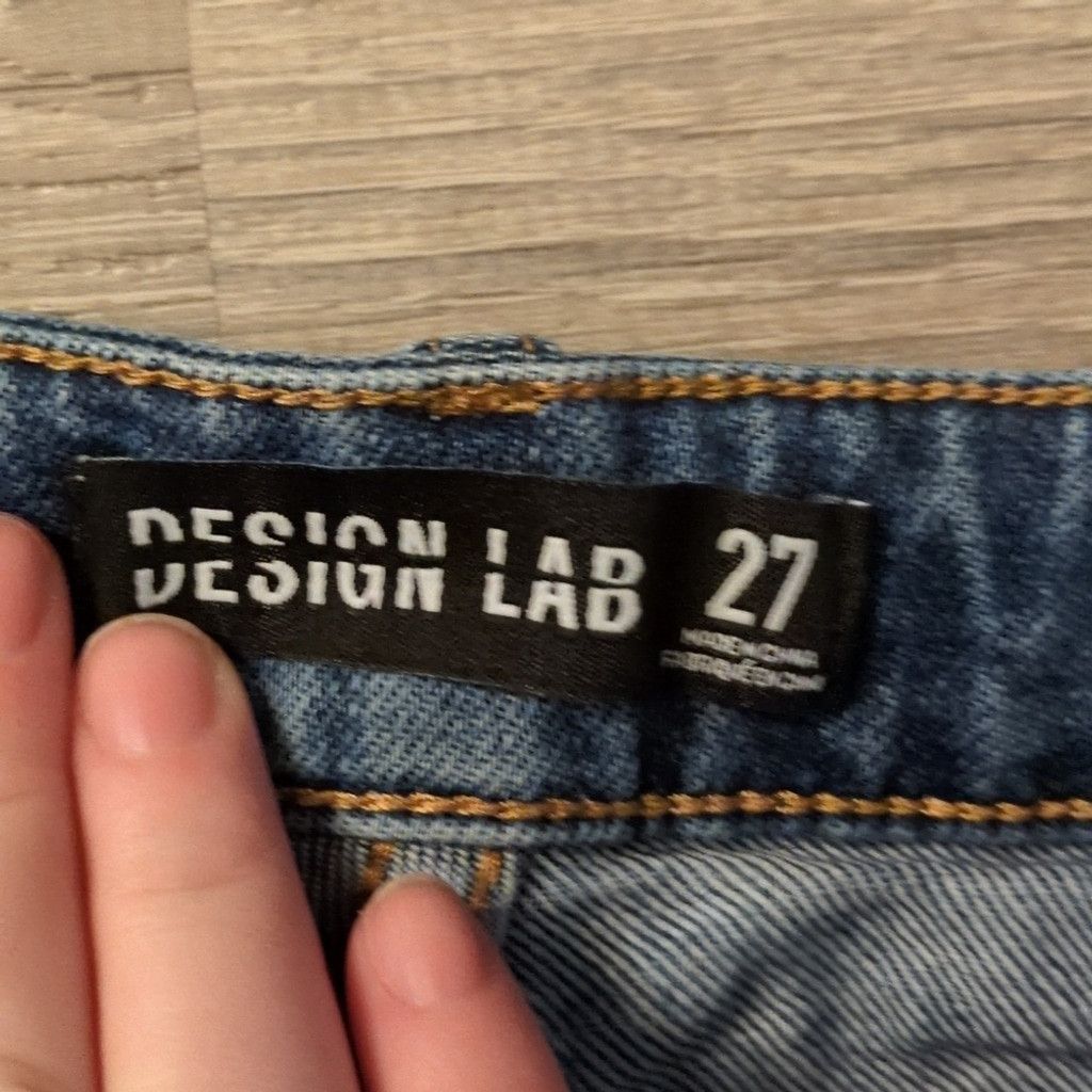 Lord & Taylor Design Lab Lord & Taylor Distress Floral Denim Shorts Sz 27 Size 27" / US 4 / IT 40 - 2 Thumbnail