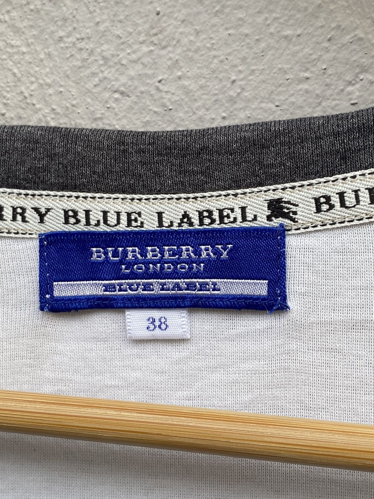 Burberry BURBERRY “Blue Label” Biglogo Raglan Tshirt Size XS / US 0-2 / IT 36-38 - 3 Thumbnail