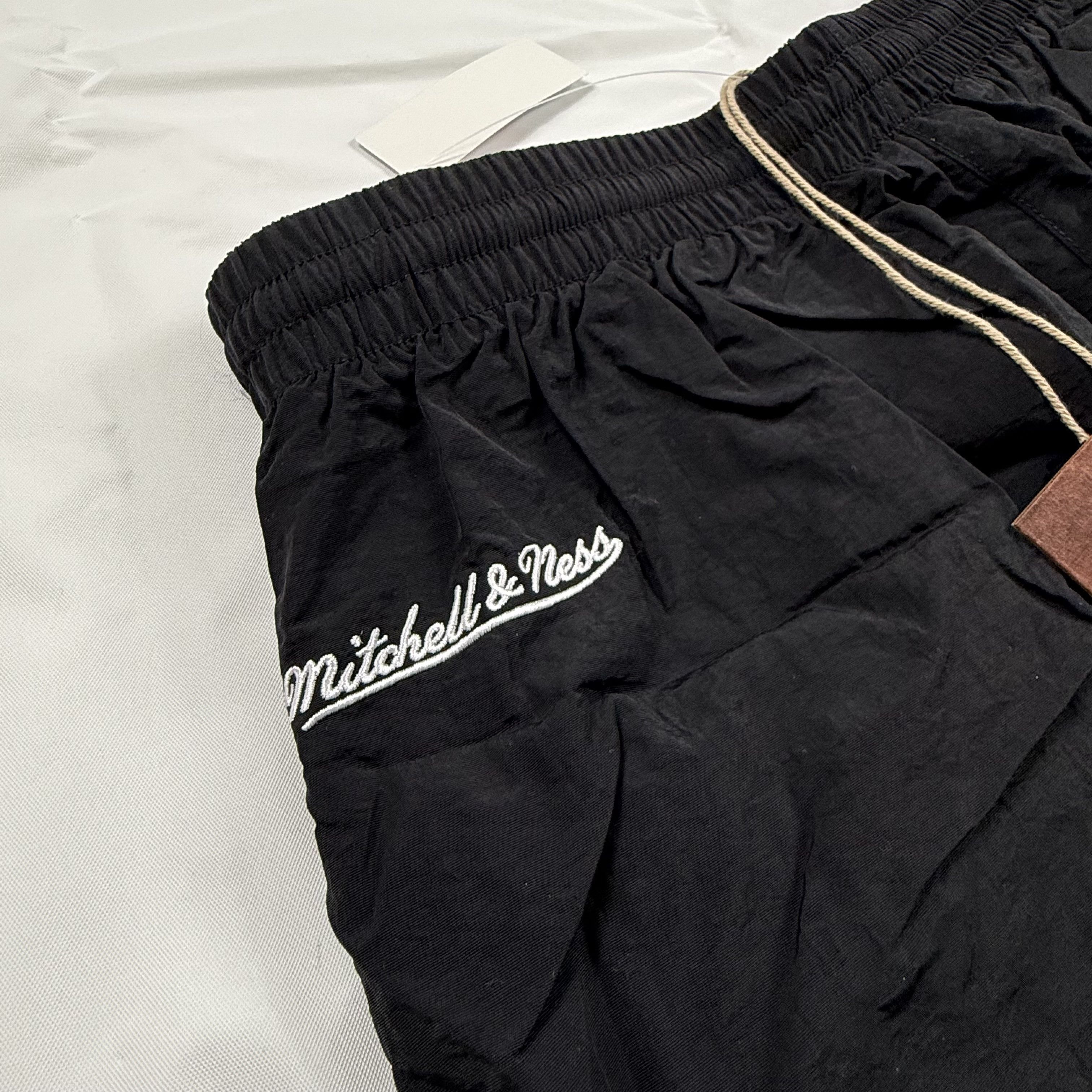 Mitchell & Ness Mitchell & Ness Georgetown Hoyas Nylon Shorts Mens Large Size US 36 / EU 52 - 10 Thumbnail