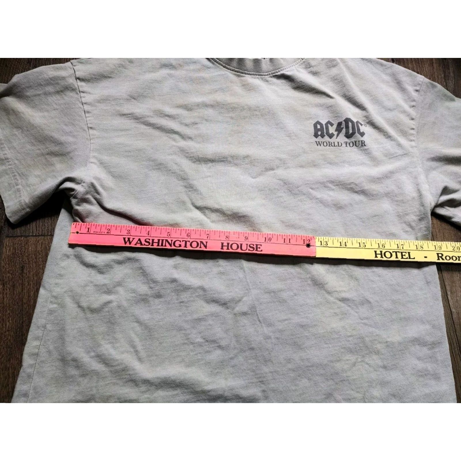 H&M Men's T-Shirt H&M Short Sleeve Crew Neck Green Double-Sided World Tour AC/DC Music Band Shirt Small Size US S / EU 44-46 / 1 - 4 Thumbnail