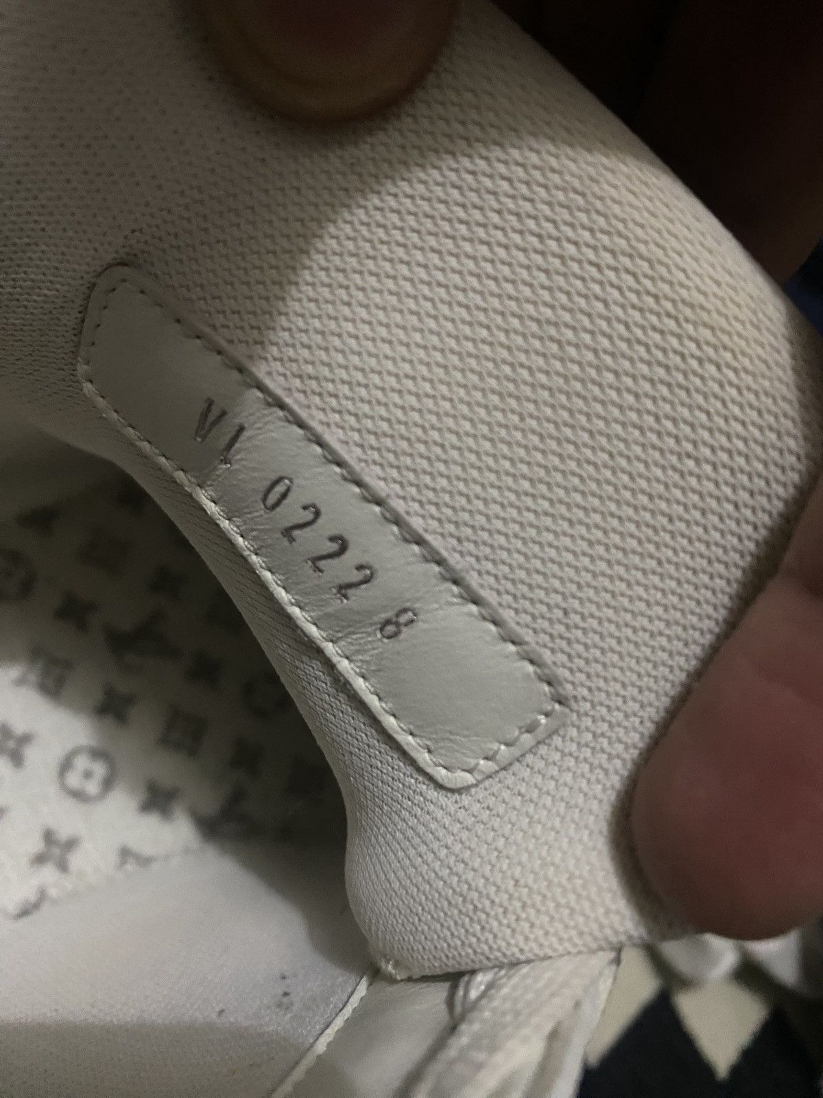 Louis Vuitton LV trainers white Size US 10 / EU 43 - 12 Thumbnail