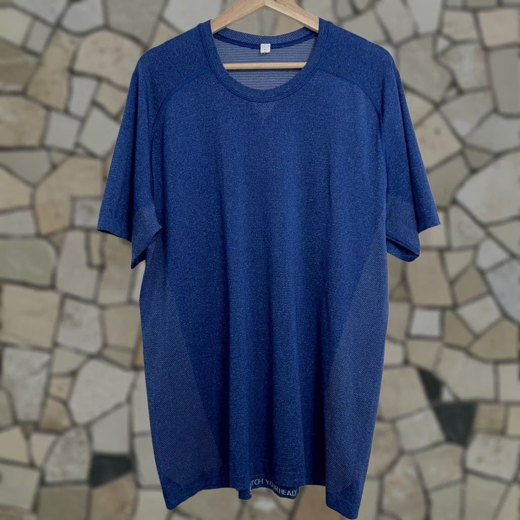 Lululemon Lululemon Metal Vent Stretch Your Head Shirt Blue XL Men’s Short Sleeve Size US XL / EU 56 / 4 - 1 Thumbnail