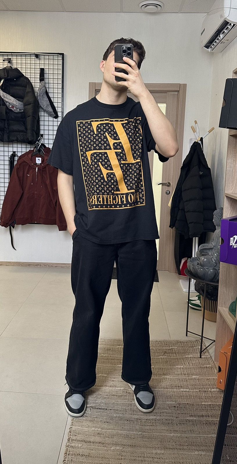 Band Tees Foo Fighters band T shirt Tee “Louis Vuitton style logo” Men Size US XL / EU 56 / 4 - 2 Thumbnail