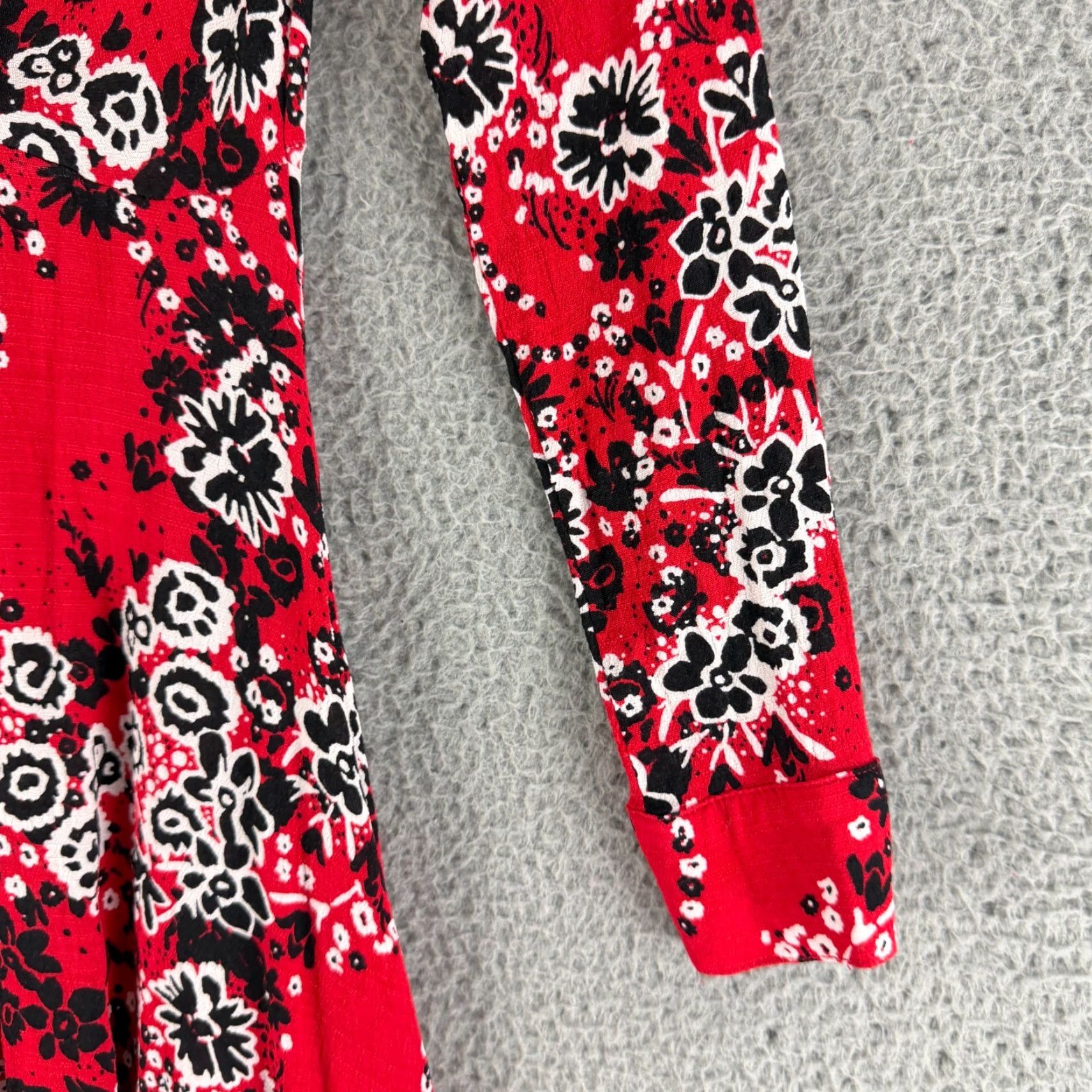 Free People Free People Tough Love Maxi Dress Womens Size 2 Red Floral Long Sleeve Maxi Dress Black?? Size XS / US 0-2 / IT 36-38 - 4 Thumbnail
