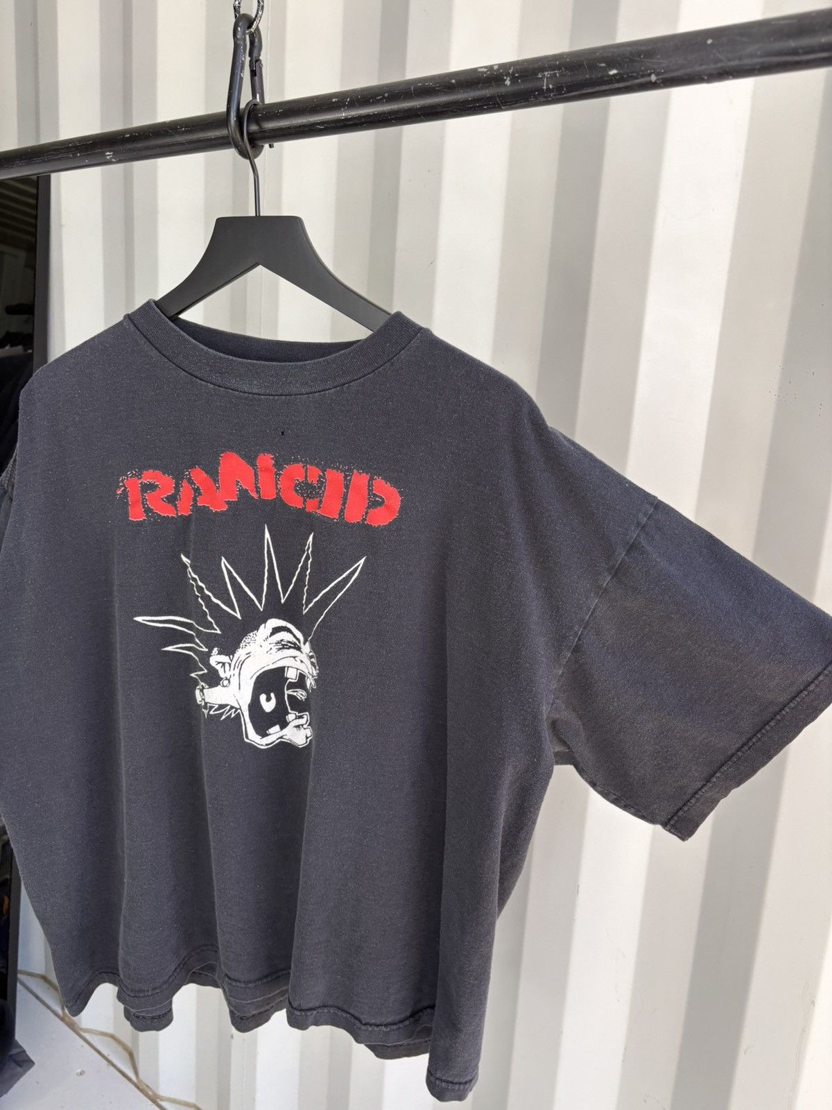 Band Tees Vintage Rancid I Wanna Riot Thrashed Distressed Shirt Grunge Size US XXL / EU 58 / 5 - 3 Thumbnail